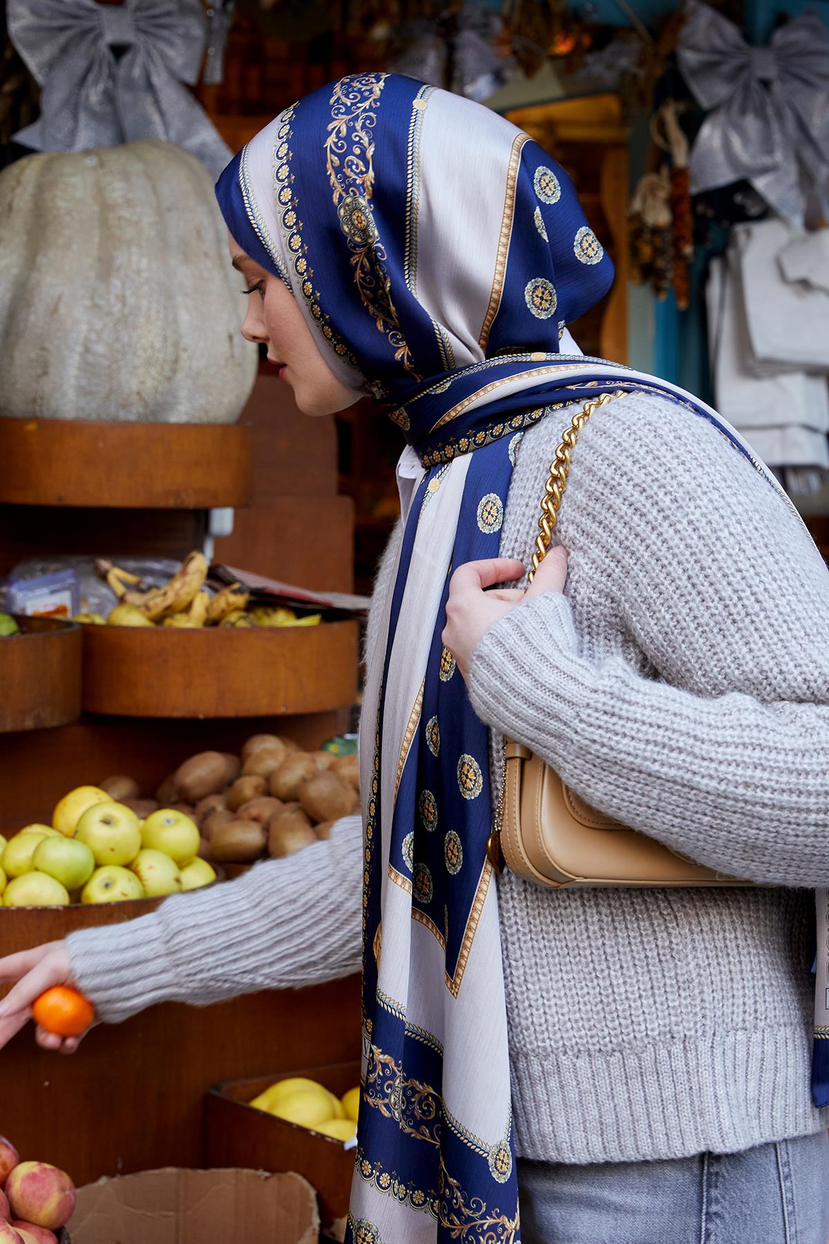 Fivescarf Lacivert Varak İşlemeli Brand Şal