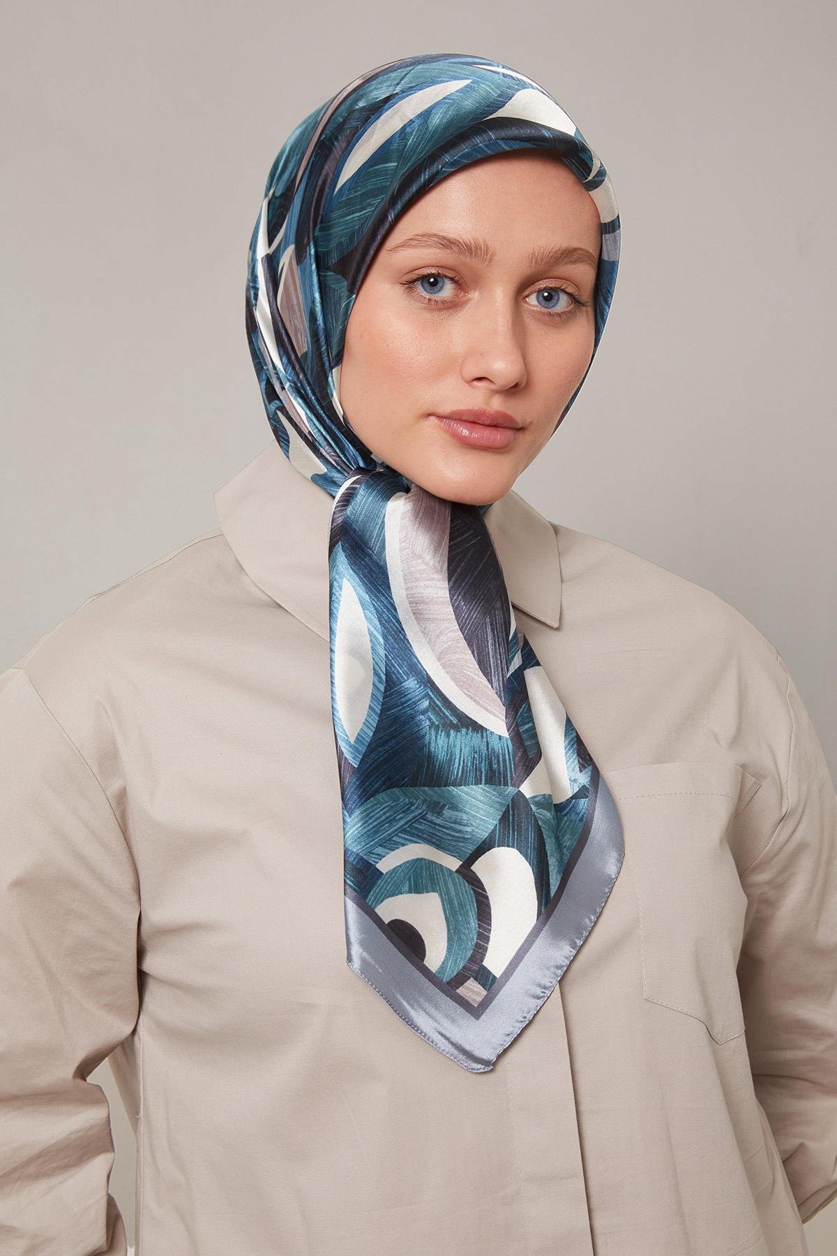 Fivescarf Mavi Çiçek Desen Kristal Eşarp
