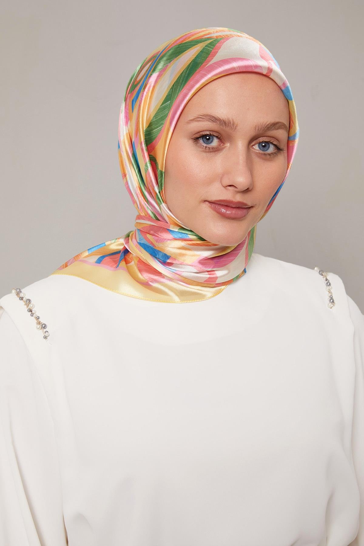 Fivescarf Sarı Çiçek Desen Kristal Eşarp