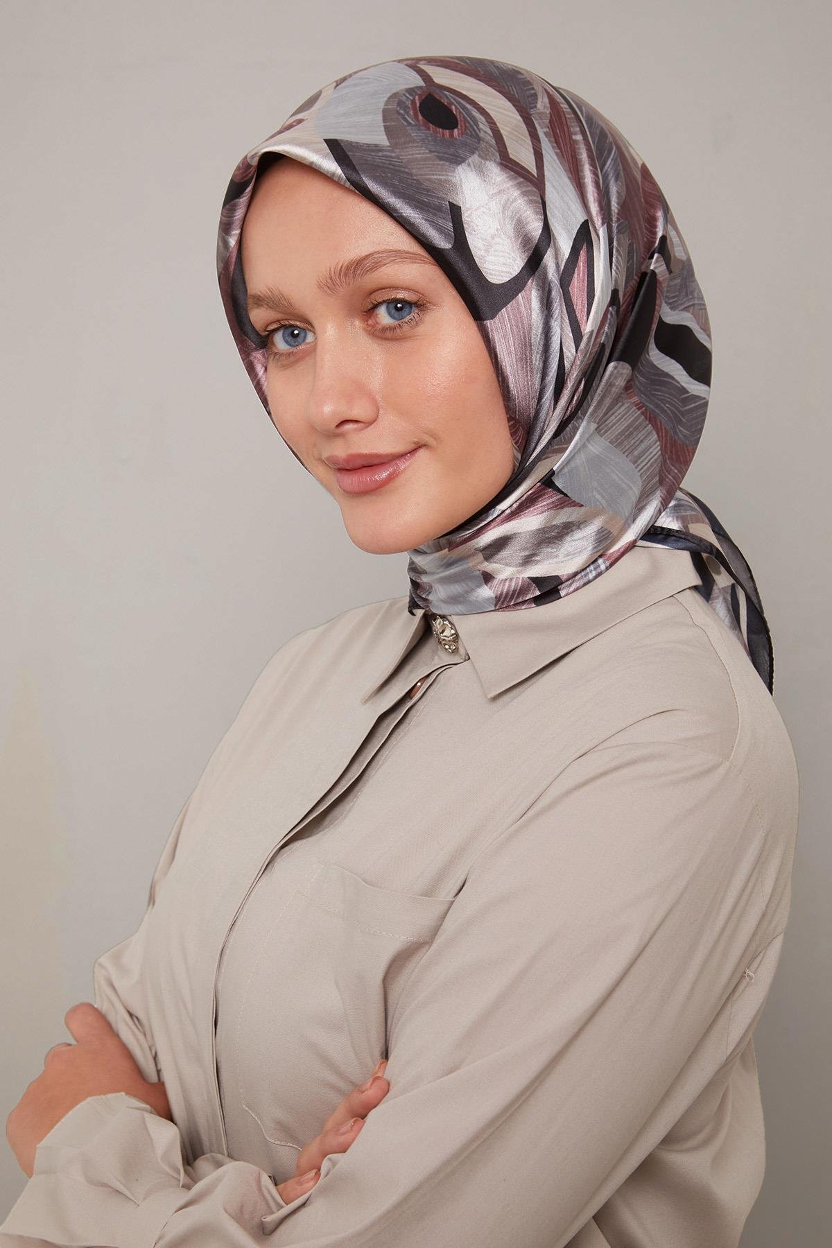 Fivescarf Siyah Çiçek Desen Kristal Eşarp