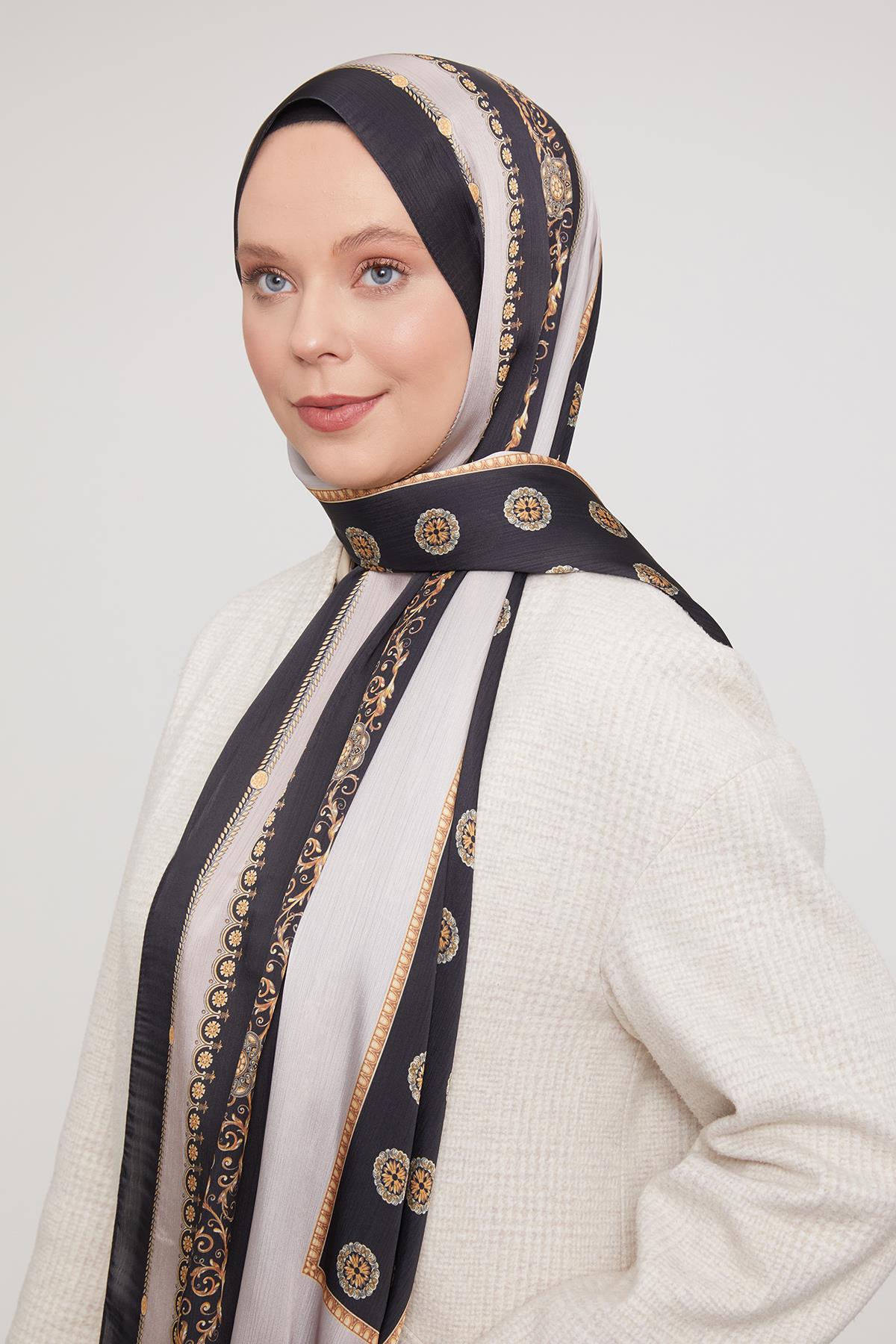 Fivescarf Siyah-Ekru Varak İşlemeli Brand Şal