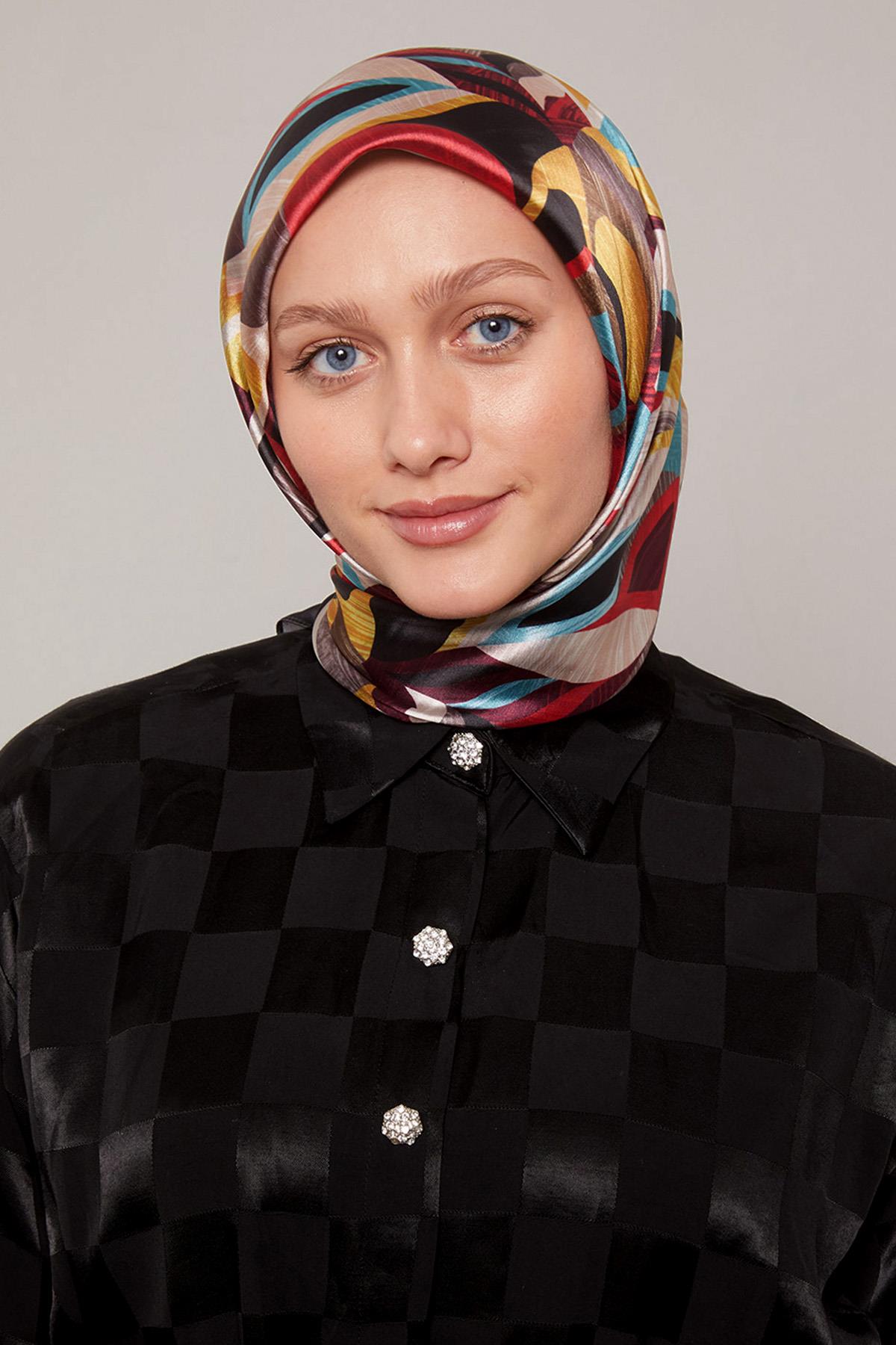 Fivescarf Siyah-Gold Çiçek Desen Kristal Eşarp