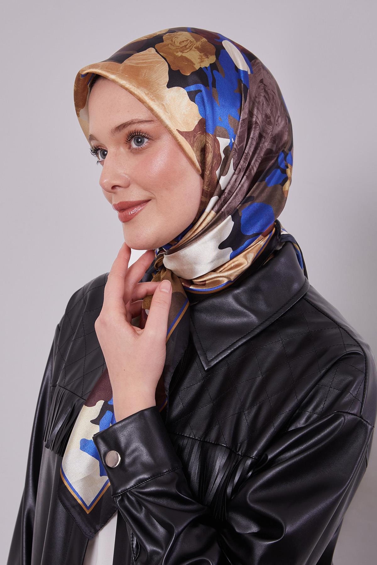 Fivescarf Siyah Gül Desen Kristal Eşarp