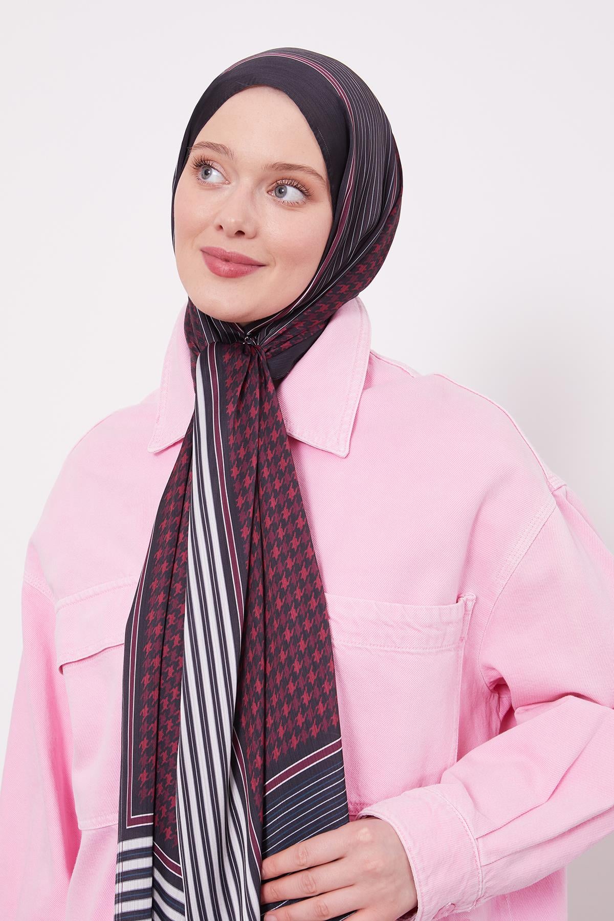 Fivescarf Siyah-Kırmızı Kazayağı Desen Brand Şal