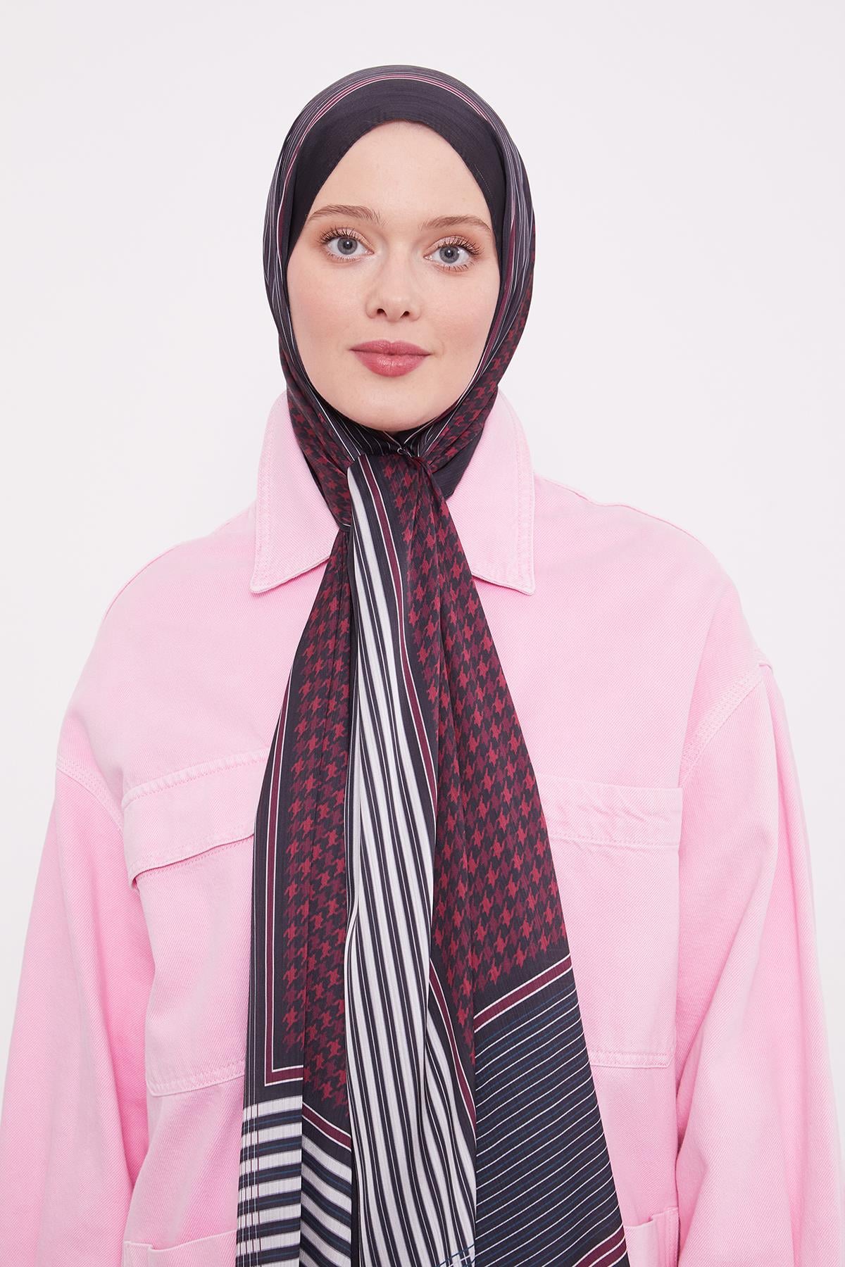 Fivescarf Siyah-Kırmızı Kazayağı Desen Brand Şal