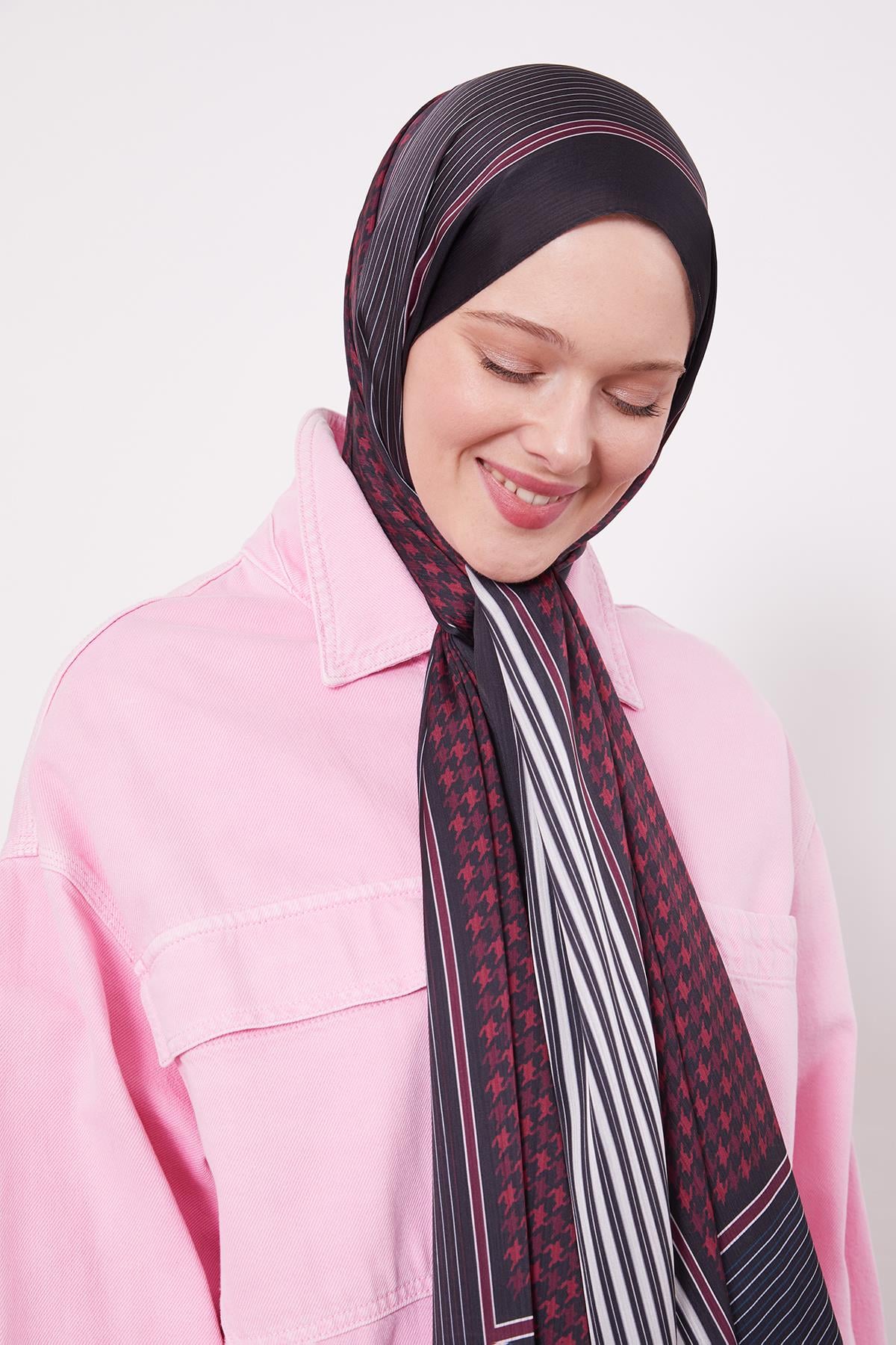 Fivescarf Siyah-Kırmızı Kazayağı Desen Brand Şal