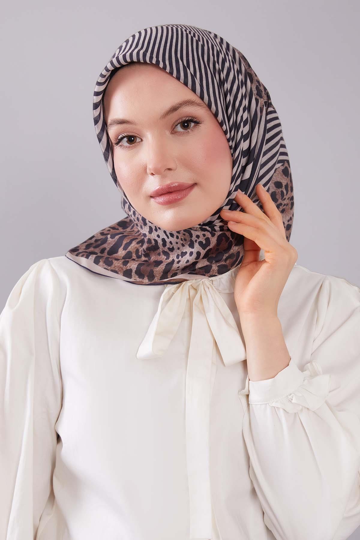 Fivescarf Siyah Leopar Desen Silk Coton Eşarp