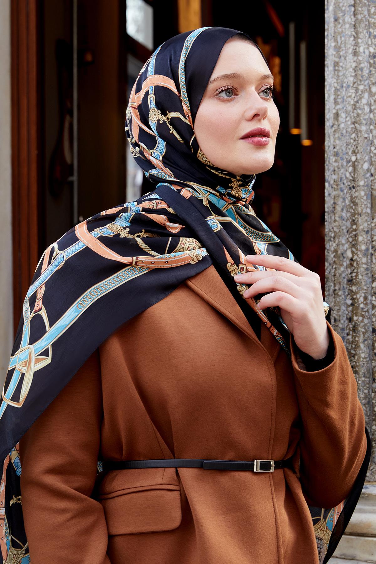 Fivescarf Siyah-Mavi Kemer Desen Vual İpek Şal