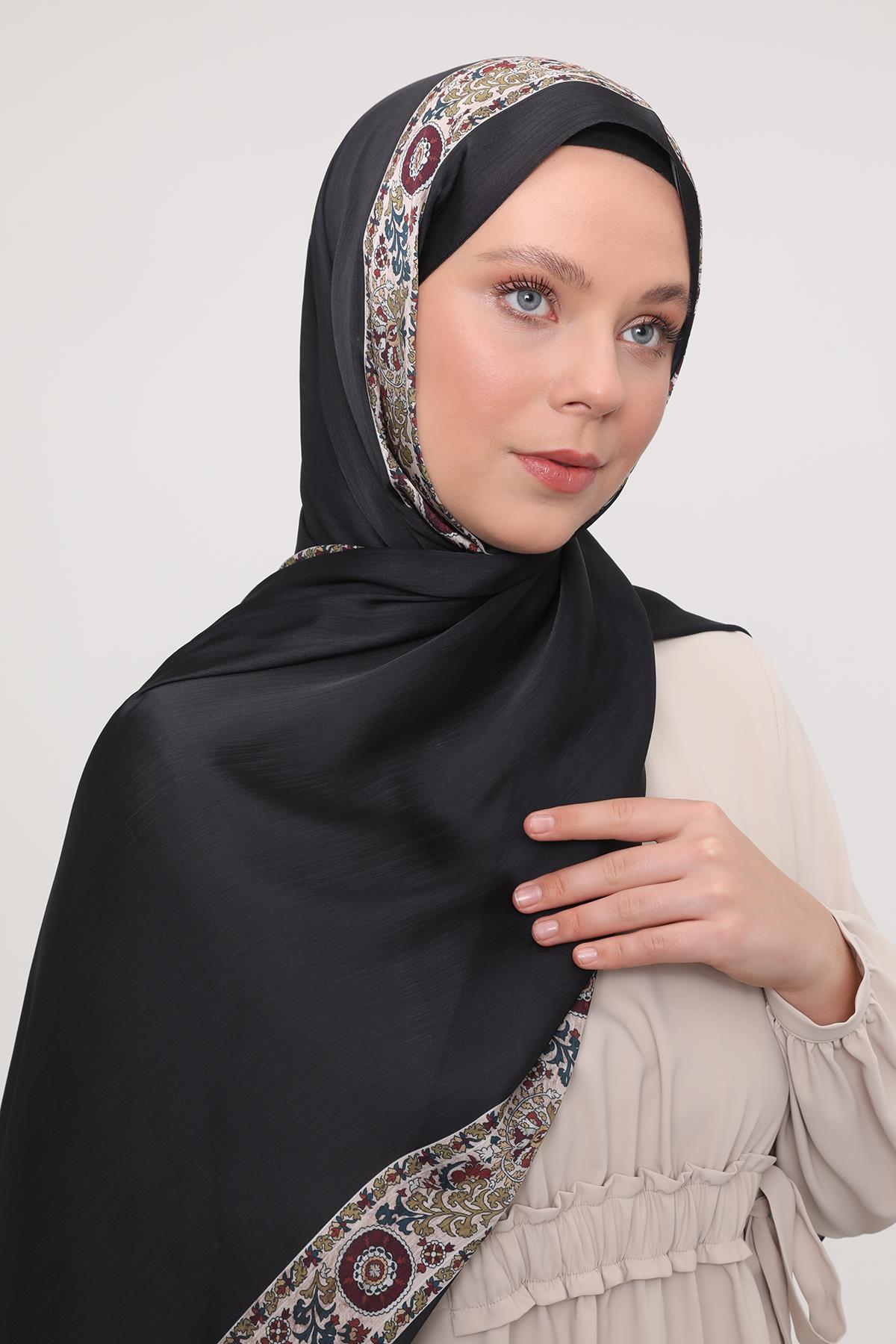 Fivescarf Siyah Şeritli Etnik Desen Brand Şal