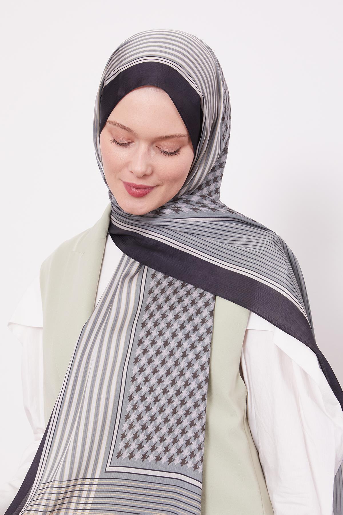 Fivescarf Siyah-Yeşil Kazayağı Desen Brand Şal