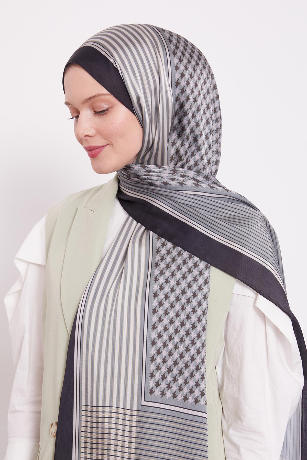 Fivescarf Siyah-Yeşil Kazayağı Desen Brand Şal