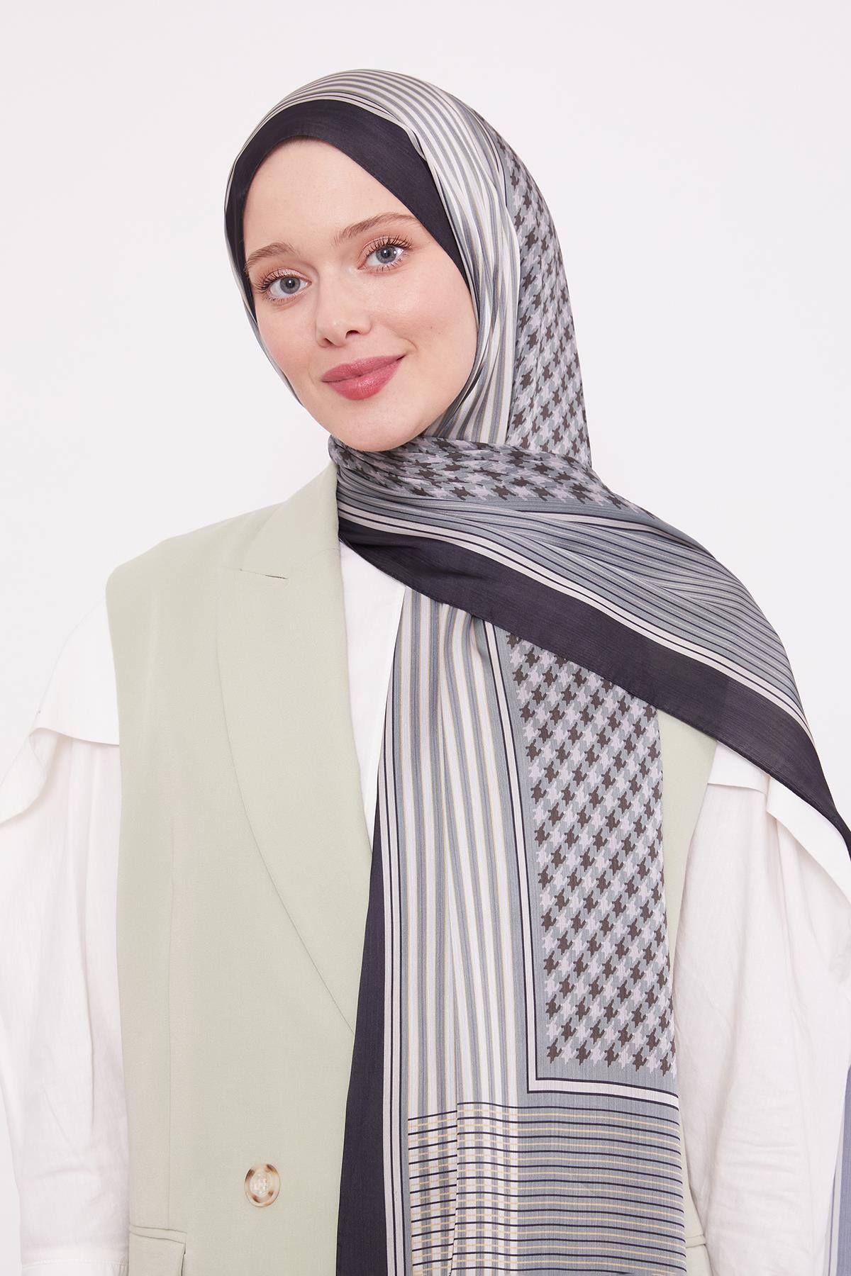 Fivescarf Siyah-Yeşil Kazayağı Desen Brand Şal