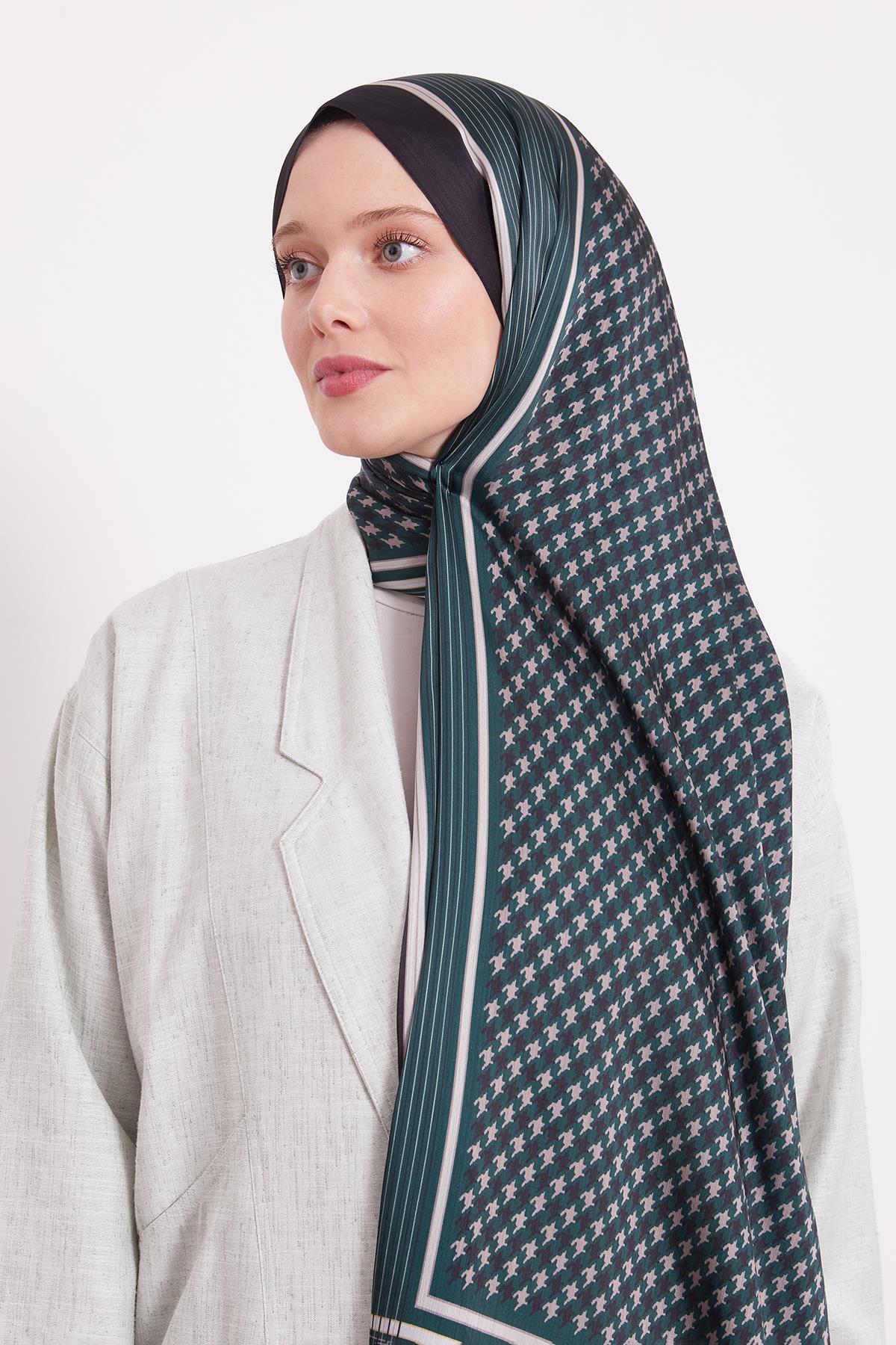 Fivescarf Siyah-Zümrüt Kazayağı Desen Brand Şal