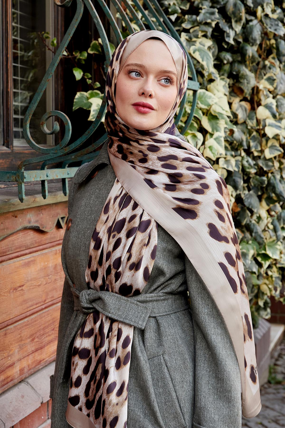 Fivescarf Sütlü Kahve Leopar Desen Brand Şal