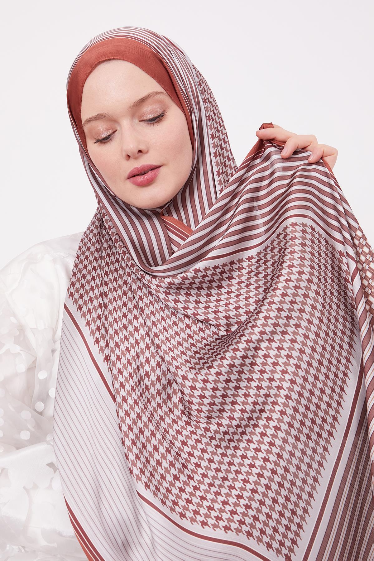 Fivescarf Turuncu Kazayağı Desen Brand Şal