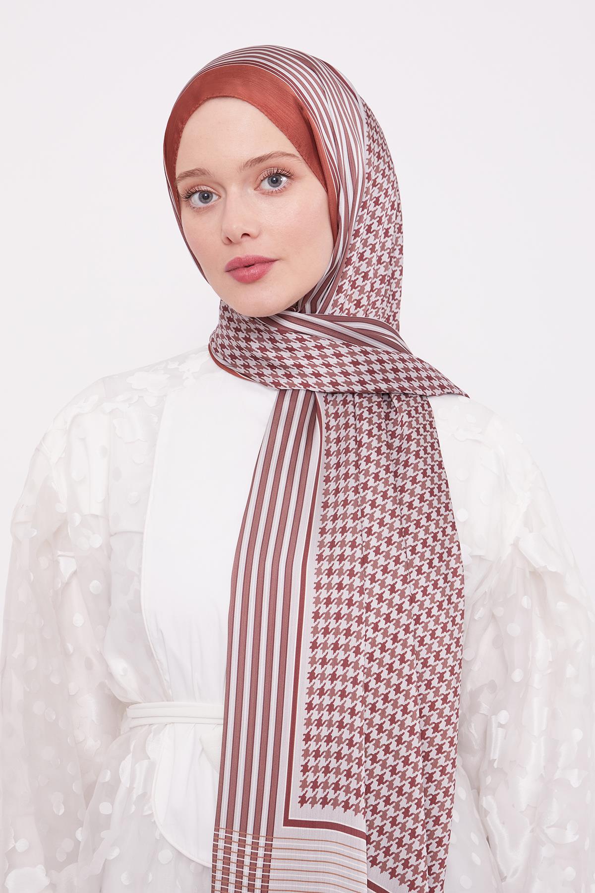 Fivescarf Turuncu Kazayağı Desen Brand Şal