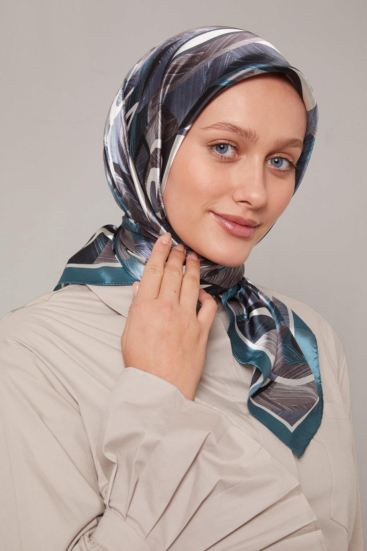 Fivescarf Yeşil Çiçek Desen Kristal Eşarp