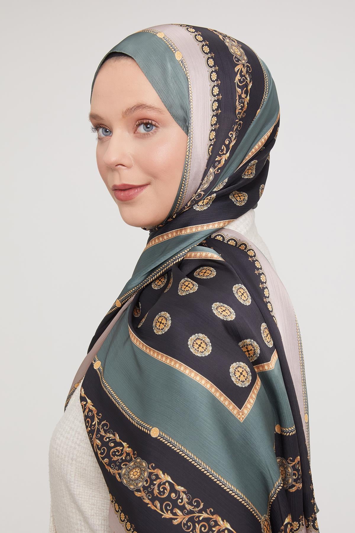 Fivescarf Yeşil Varak İşlemeli Brand Şal