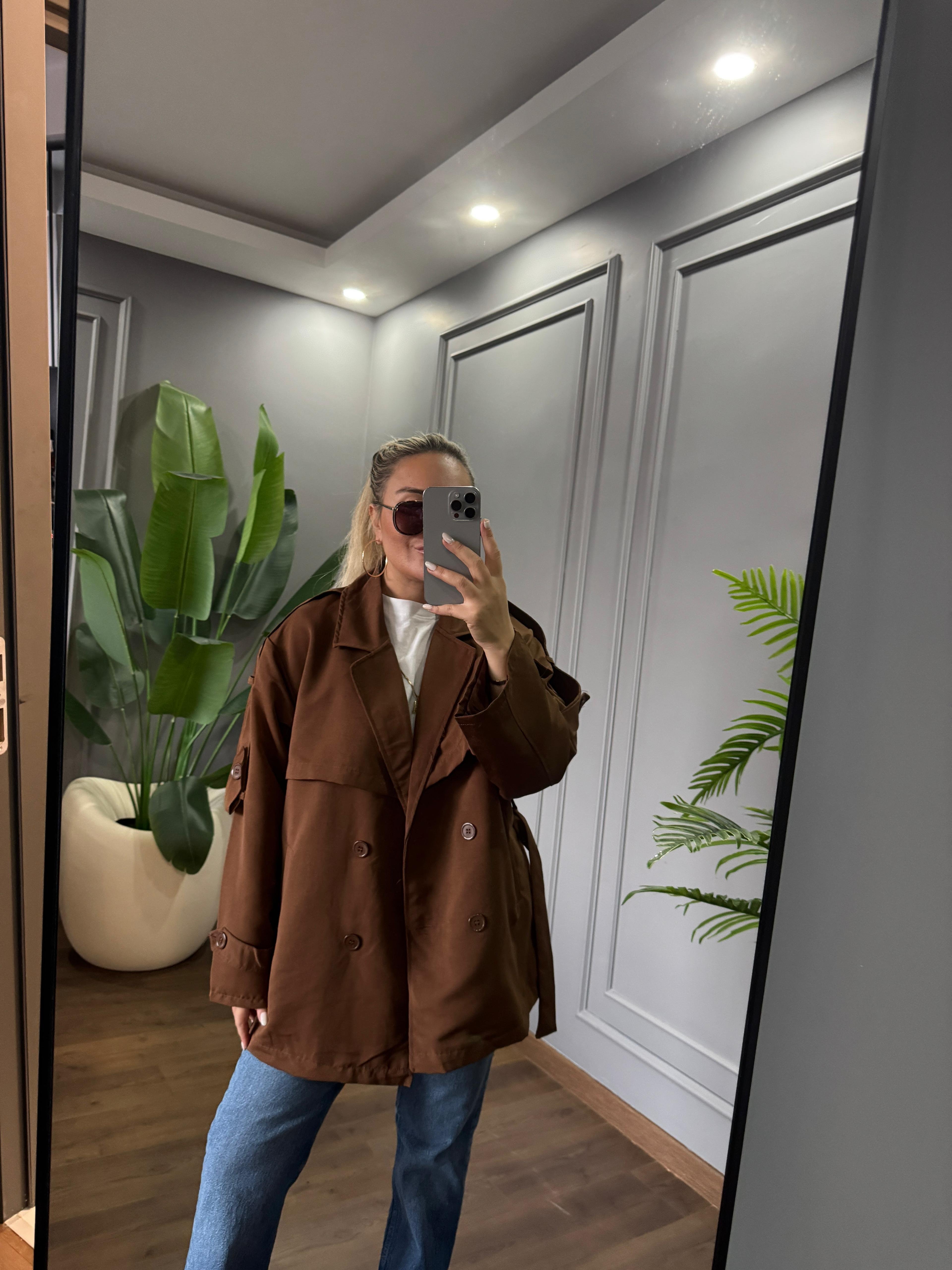 Astarlı kısa trenç