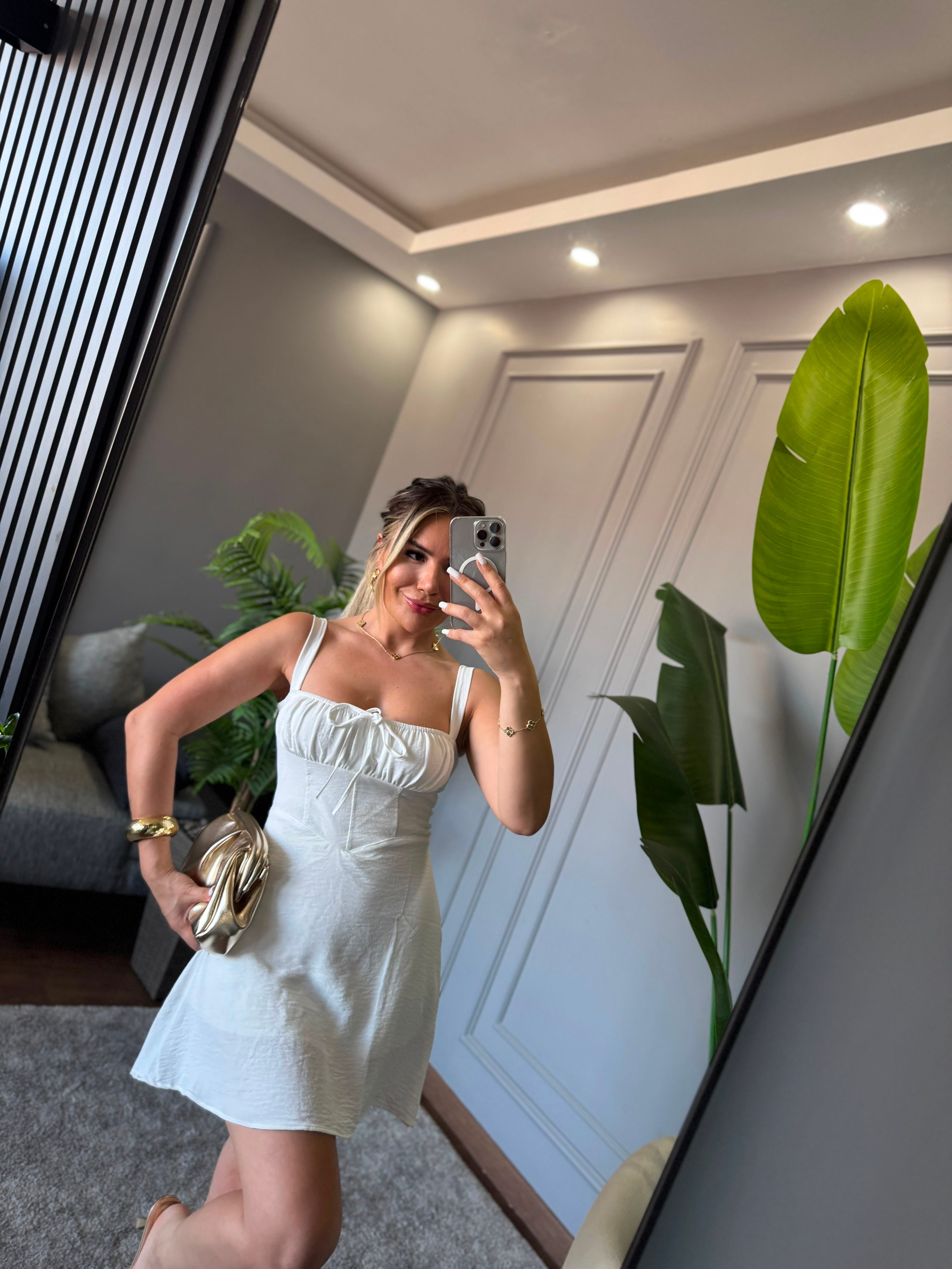 BEYAZ MİNİ ELBİSE