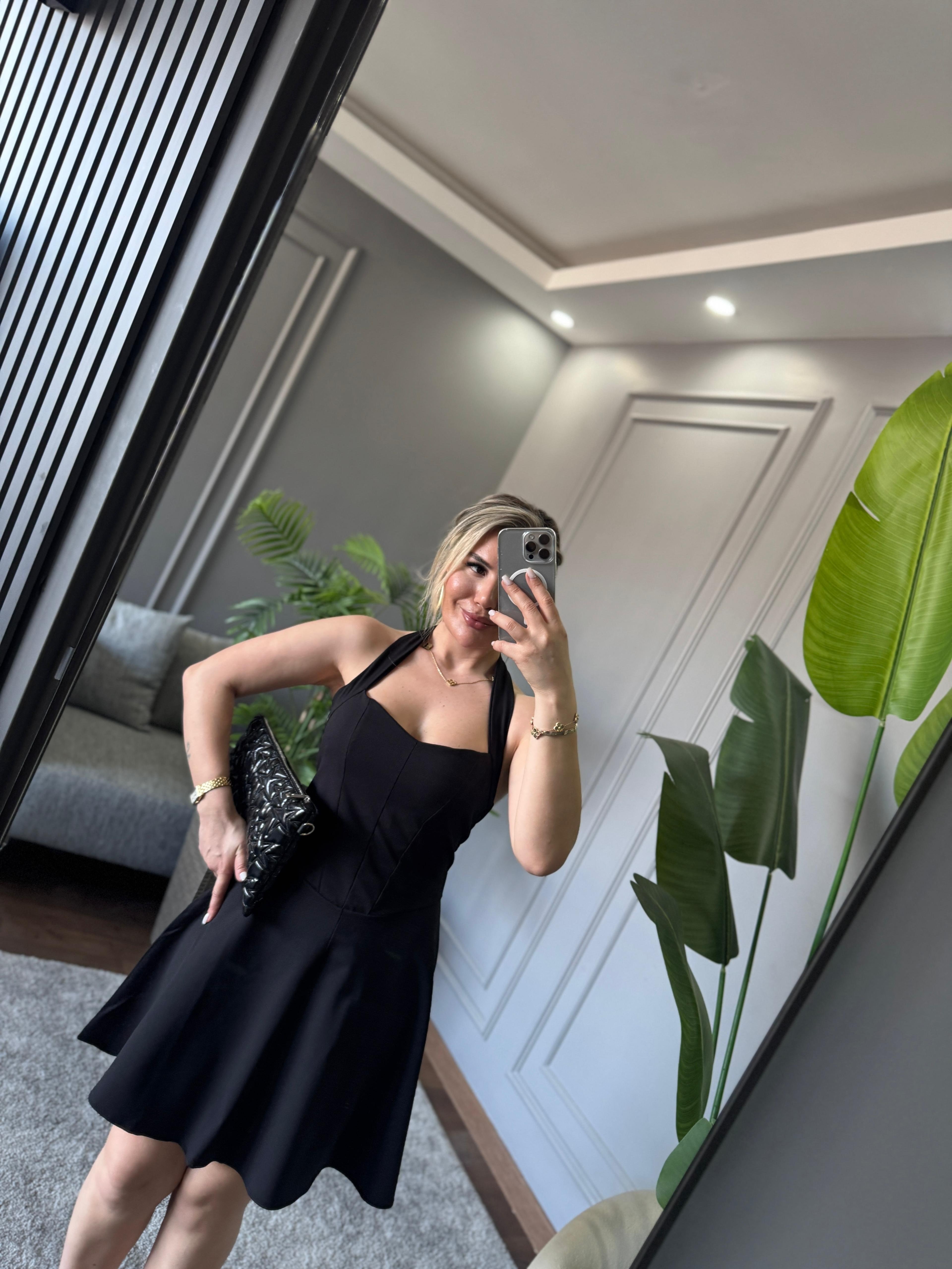 BOYUNDAN GEÇİRMELİ ELBİSE