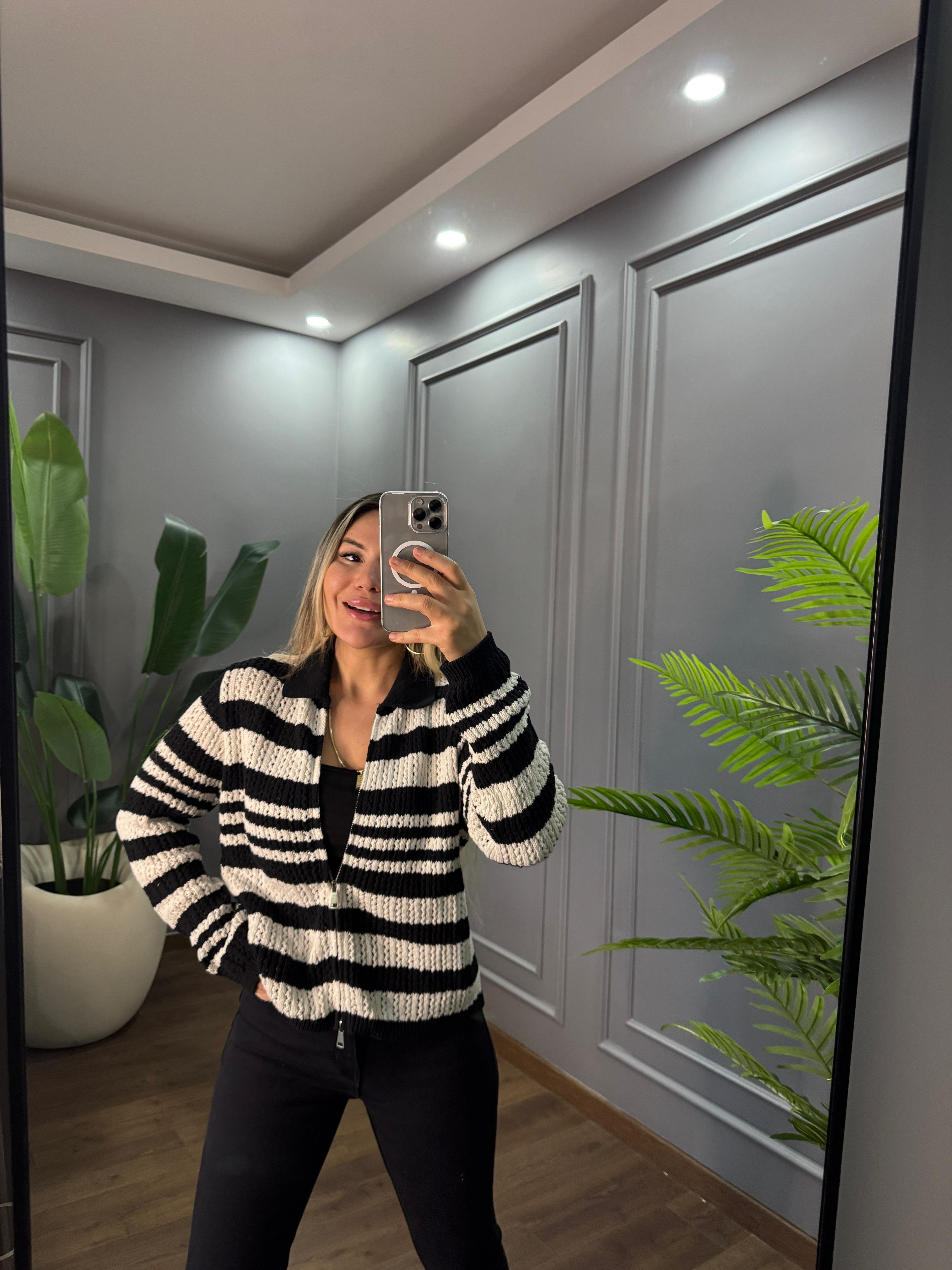 ÇİFT FERMUARLI TRİKO HIRKA