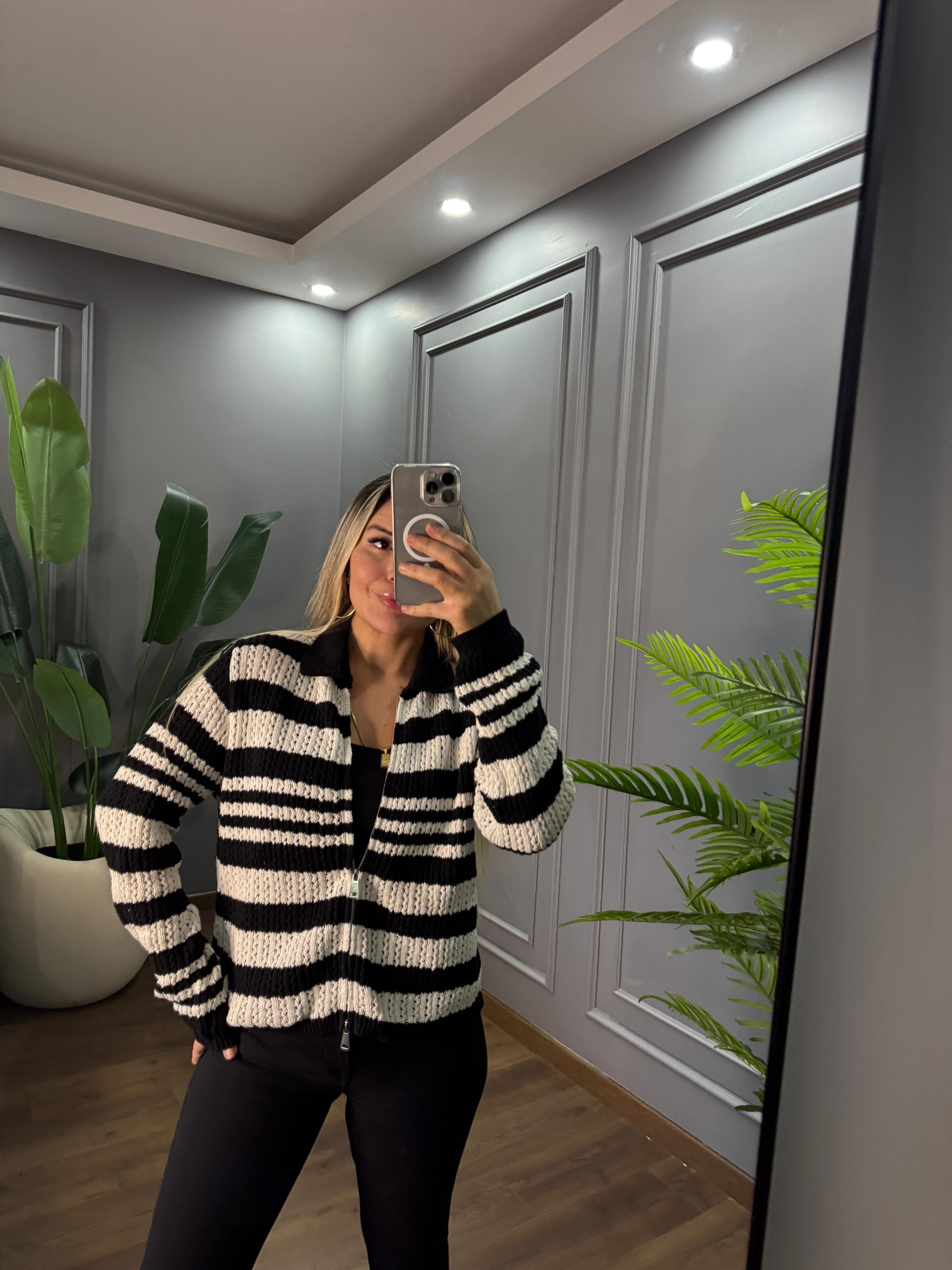 ÇİFT FERMUARLI TRİKO HIRKA