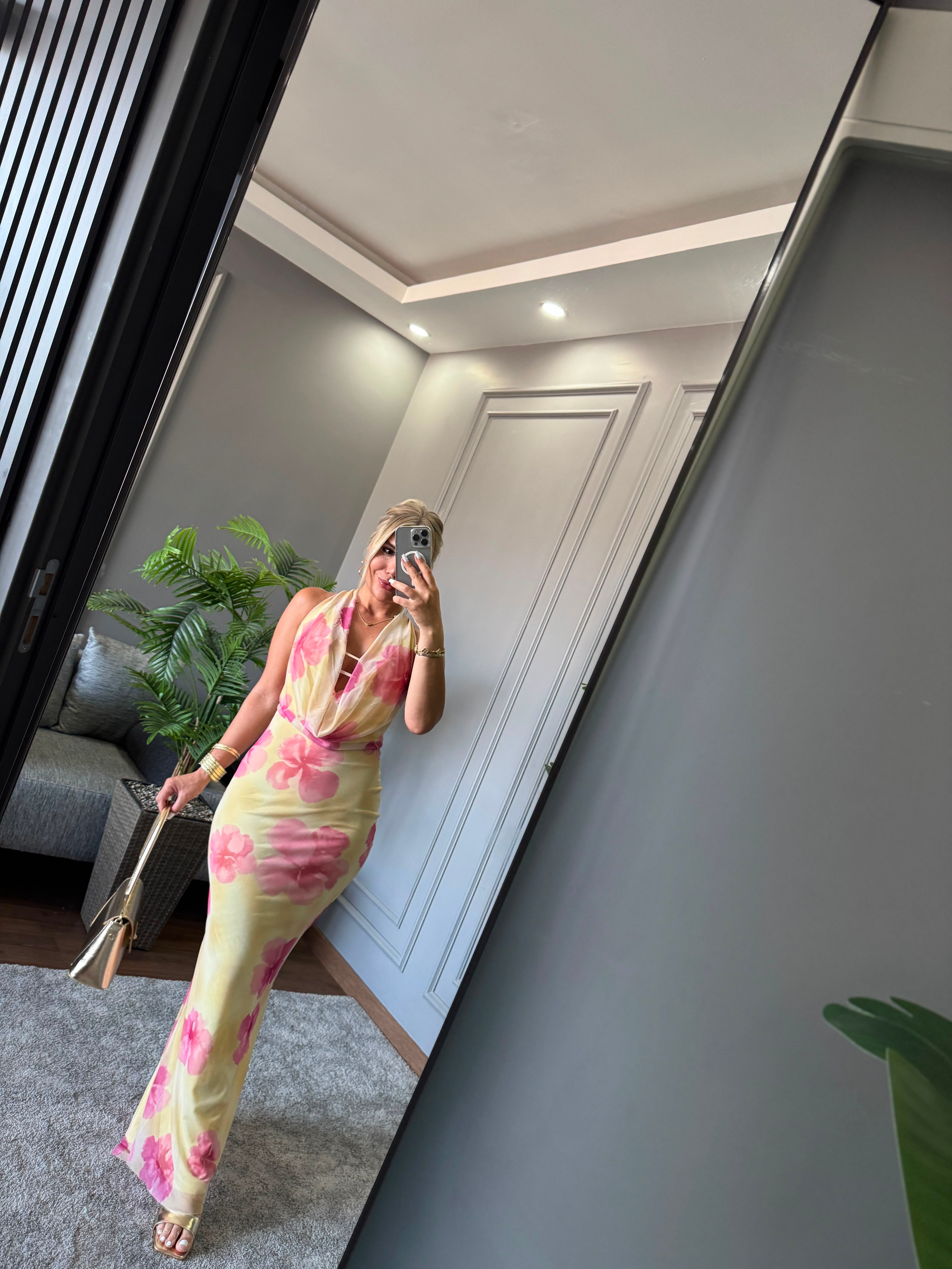 DEKOLTE ELBİSE