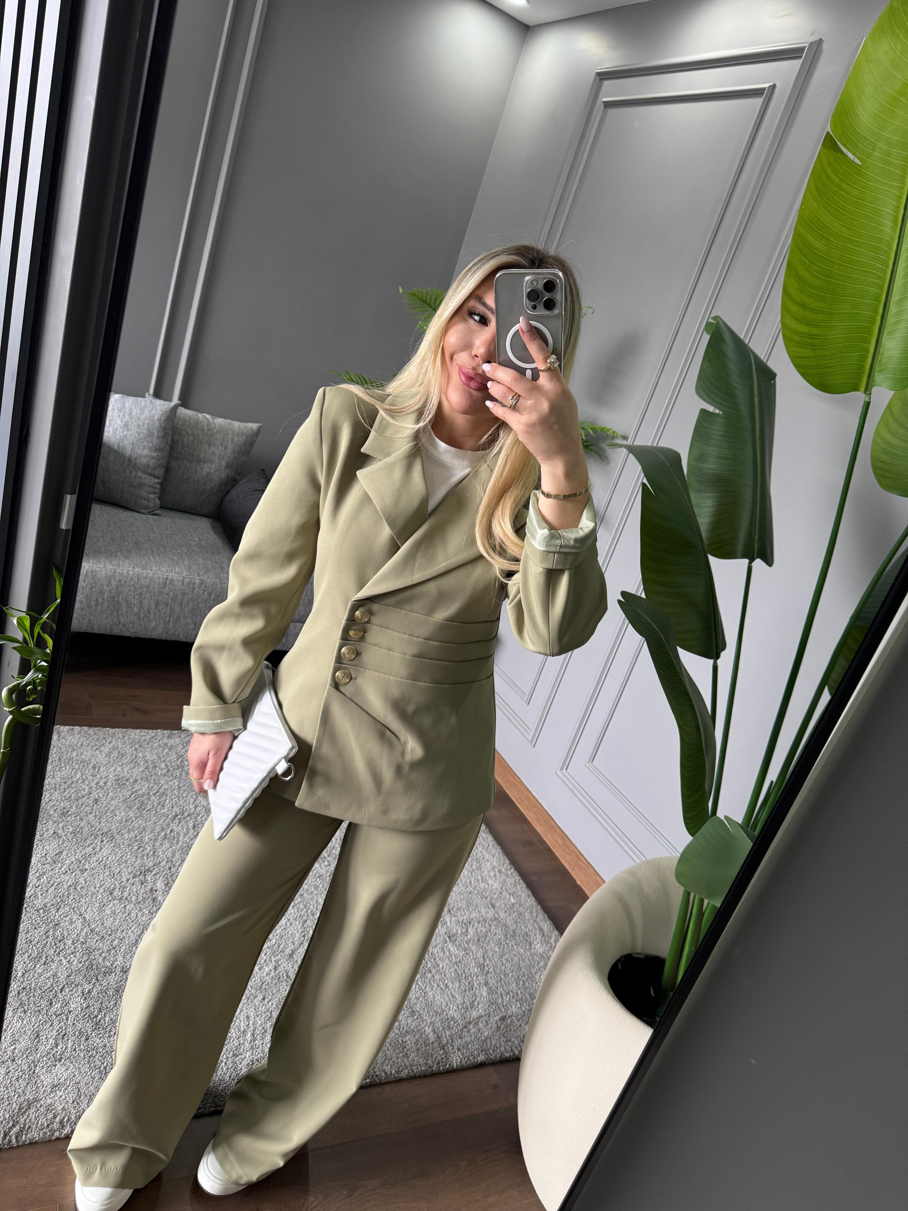 DÜĞME DETAY BLAZER TAKIM