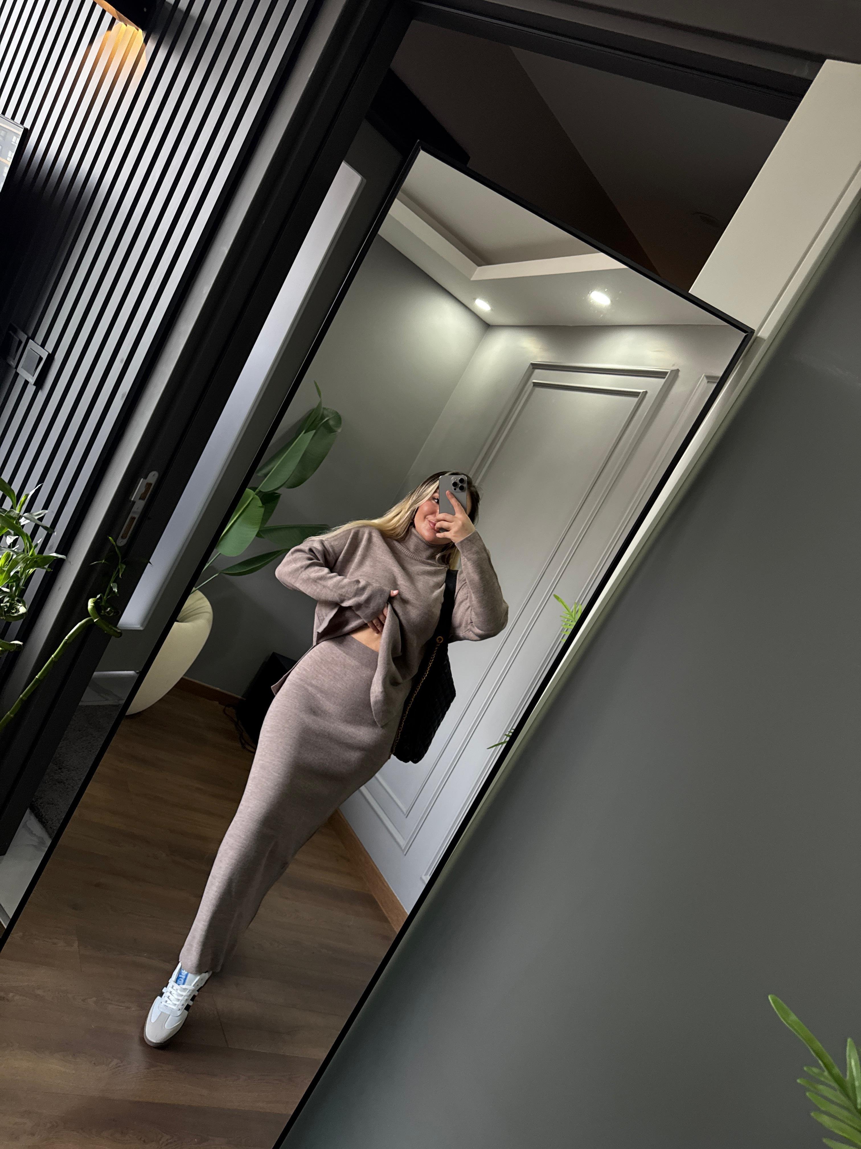 ETEKLİ ŞIK TRİKO TAKIM