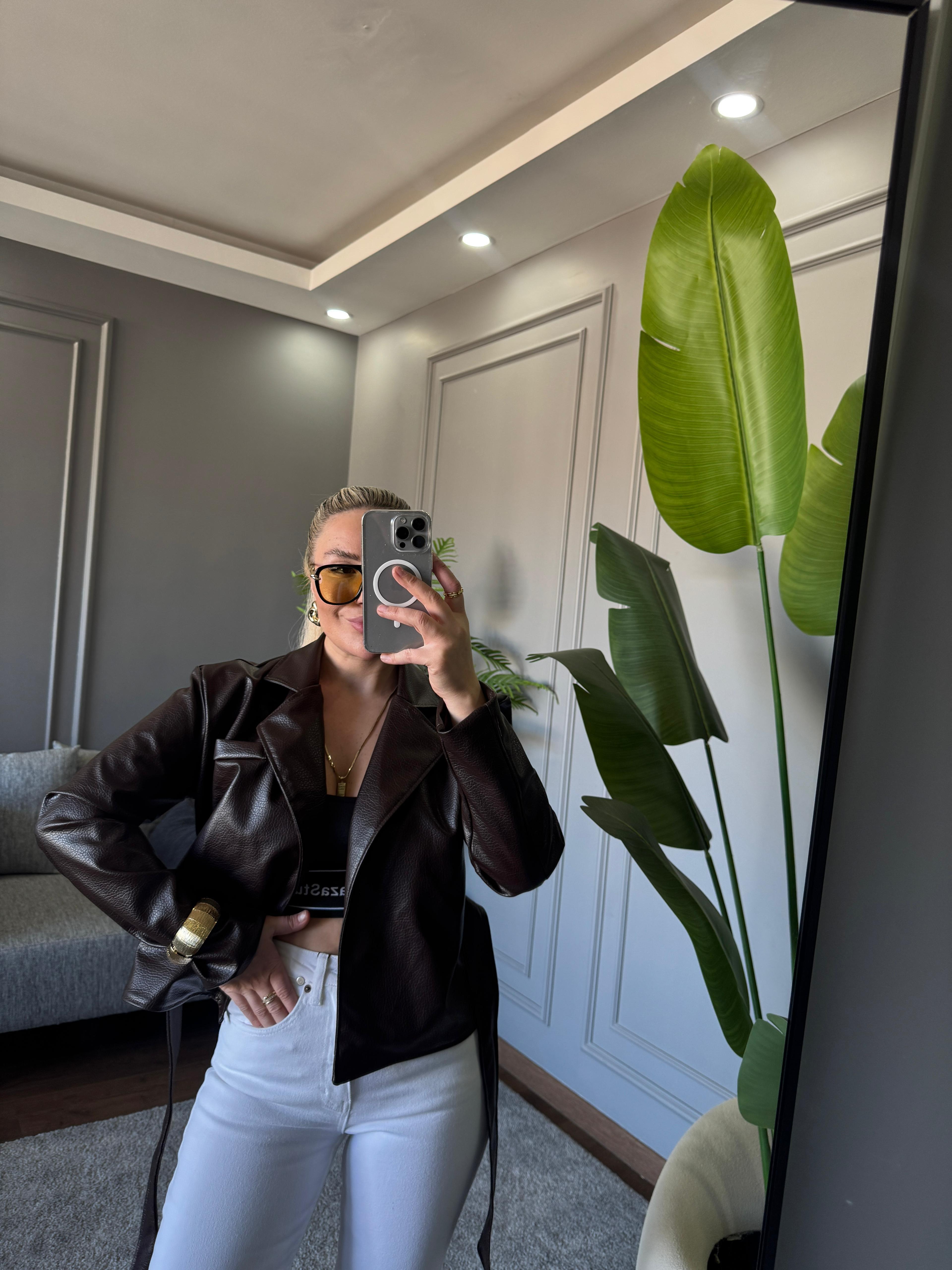 KEMERLİ DERİ CEKET