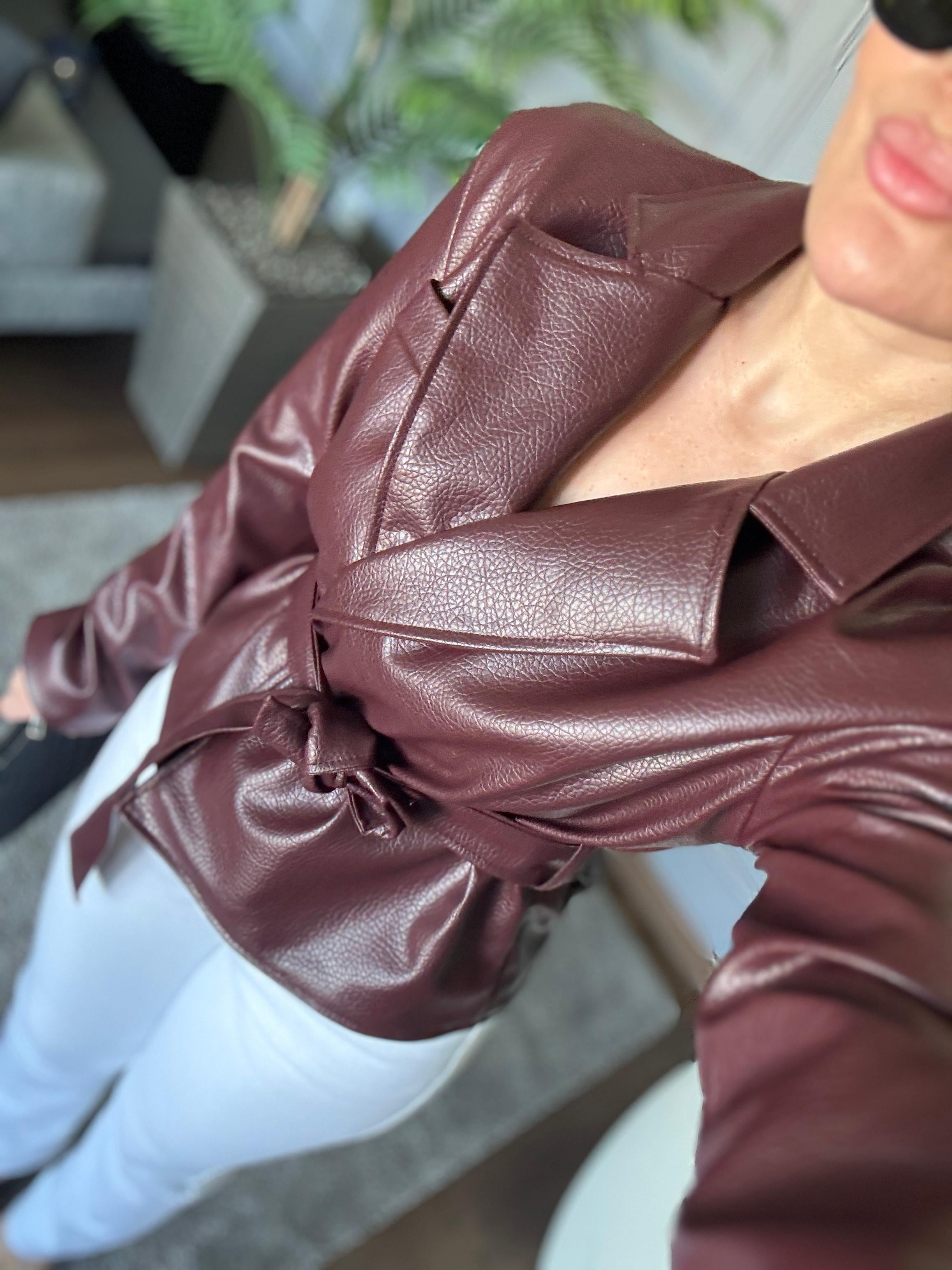 KEMERLİ DERİ CEKET