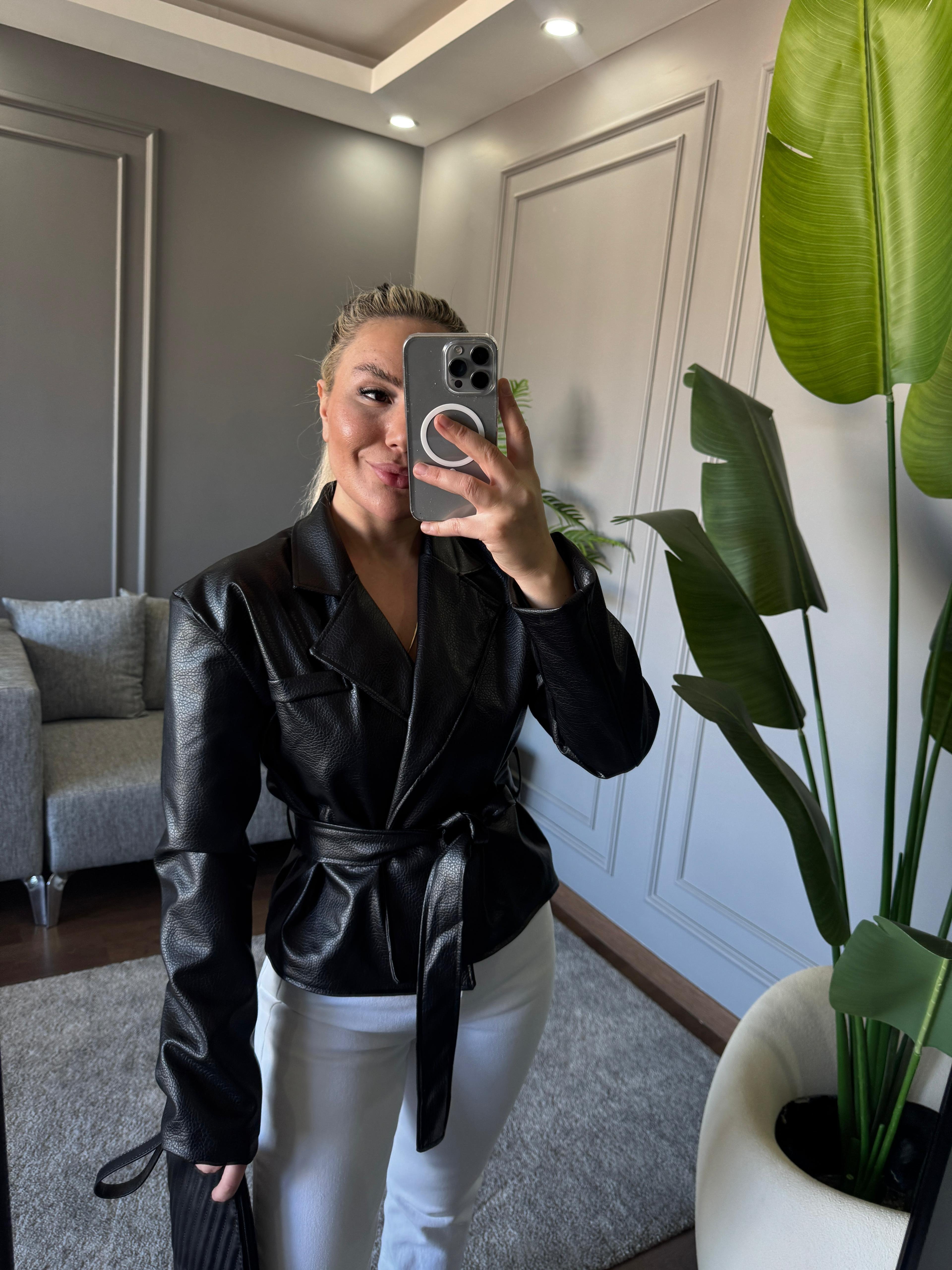 KEMERLİ DERİ CEKET