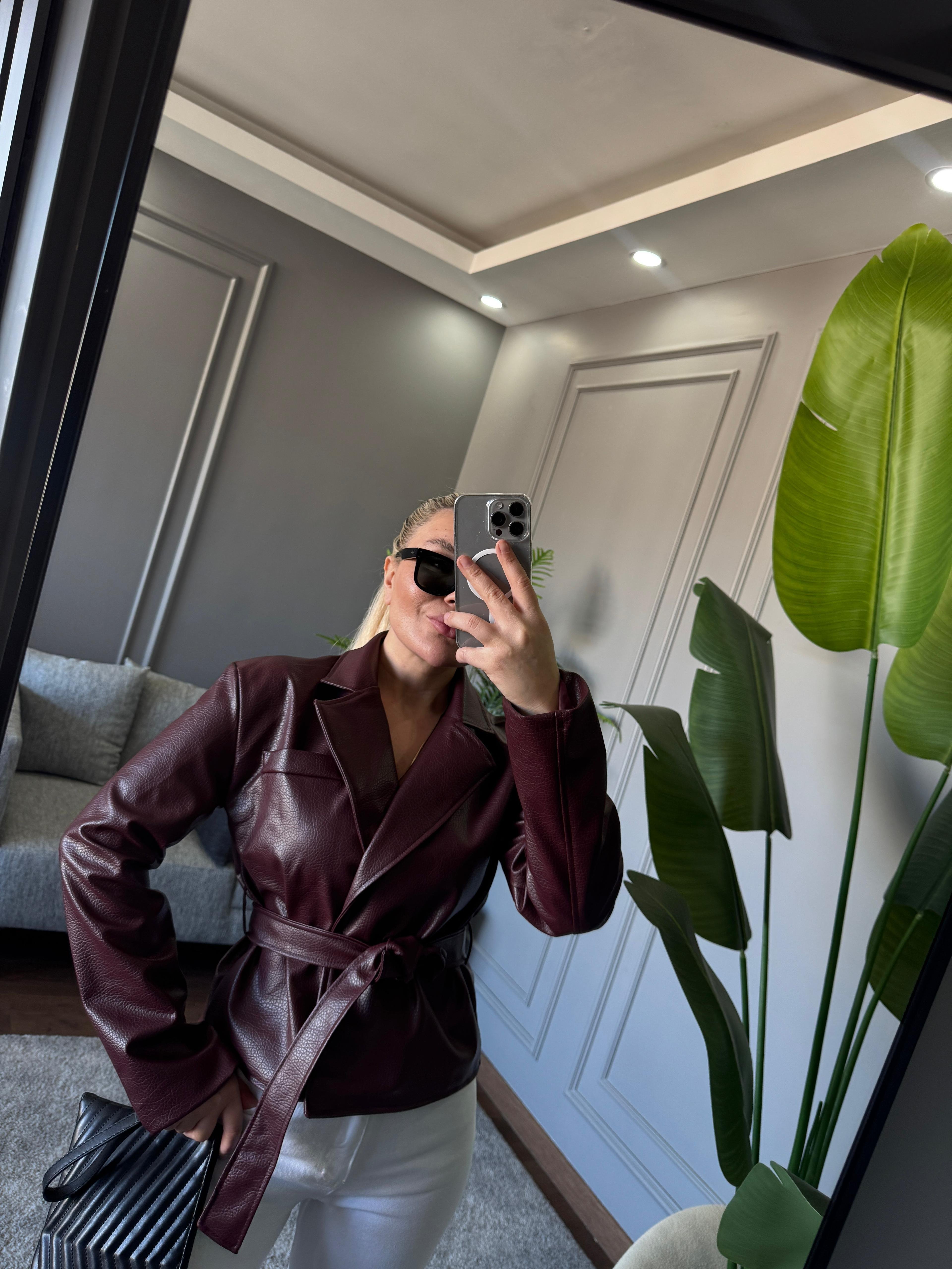 KEMERLİ DERİ CEKET