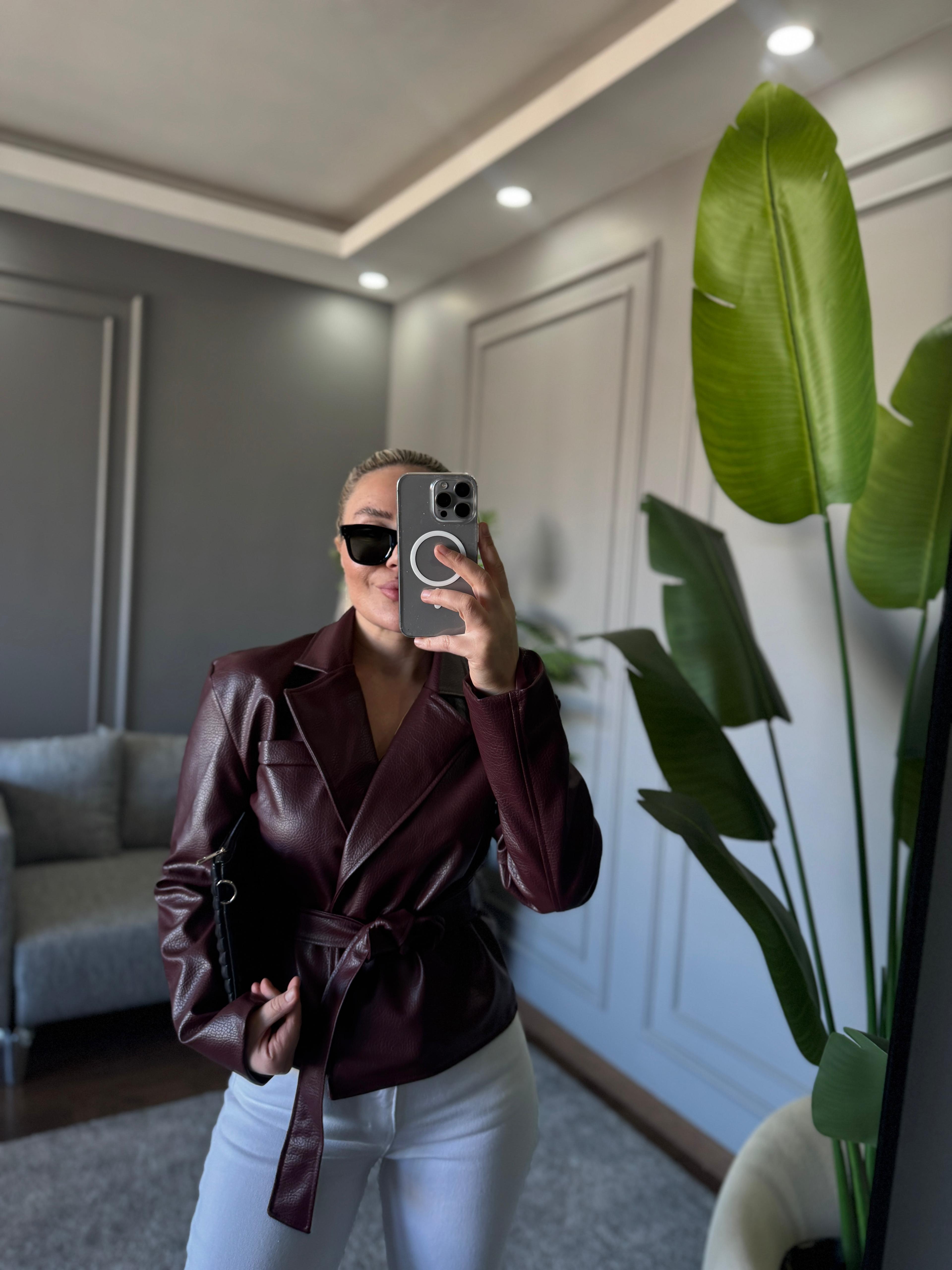 KEMERLİ DERİ CEKET