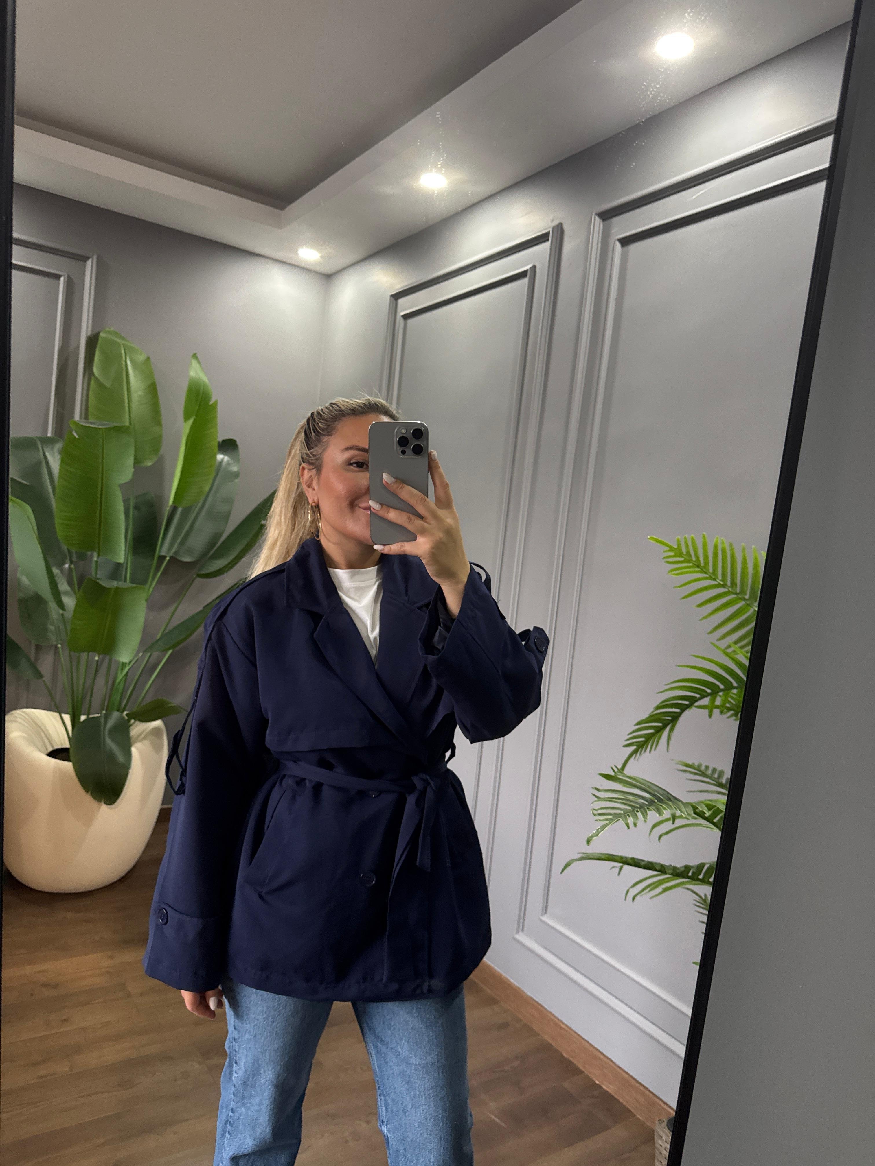 Kısa astarlı trenç