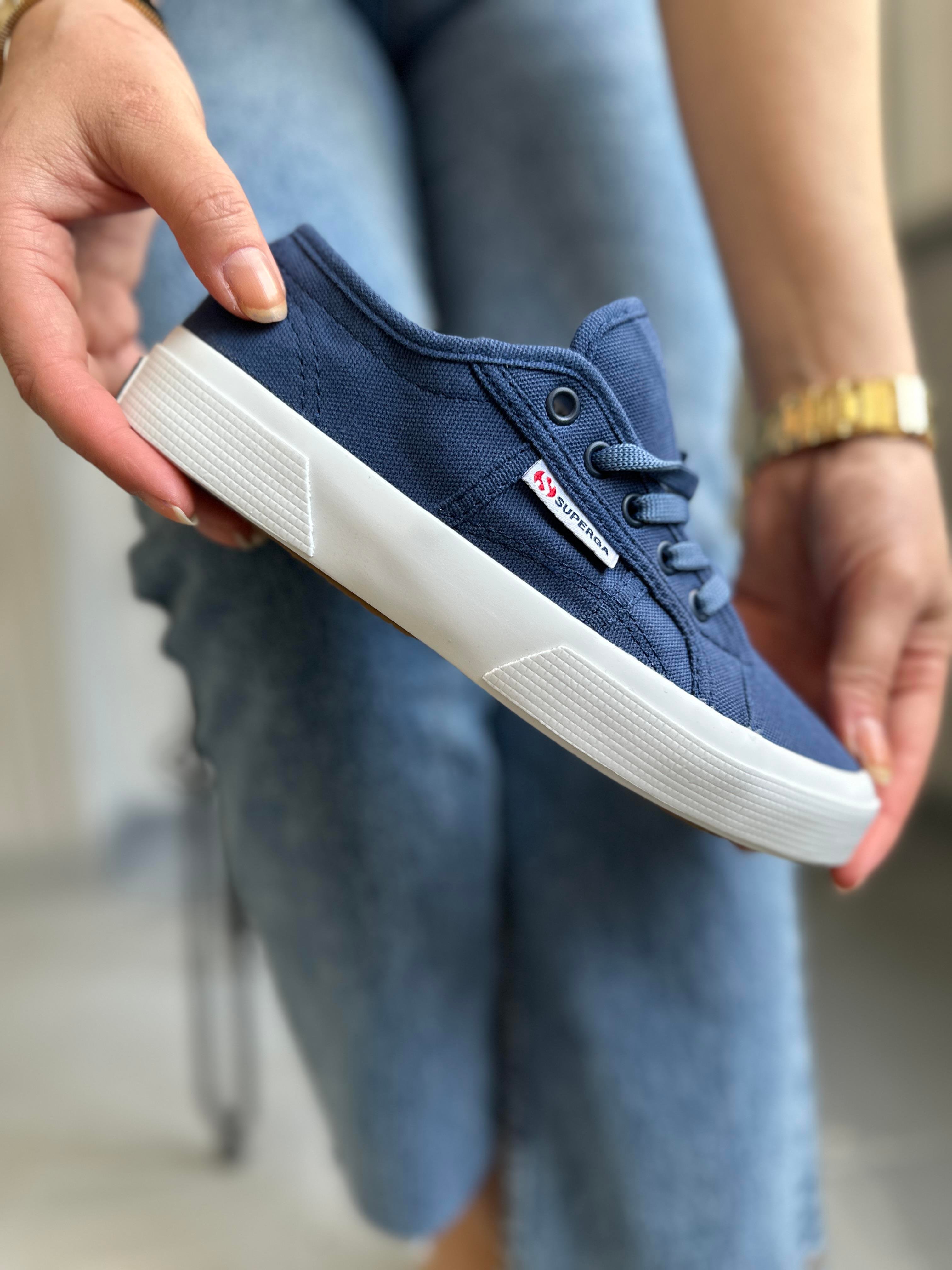 Lacivert superga