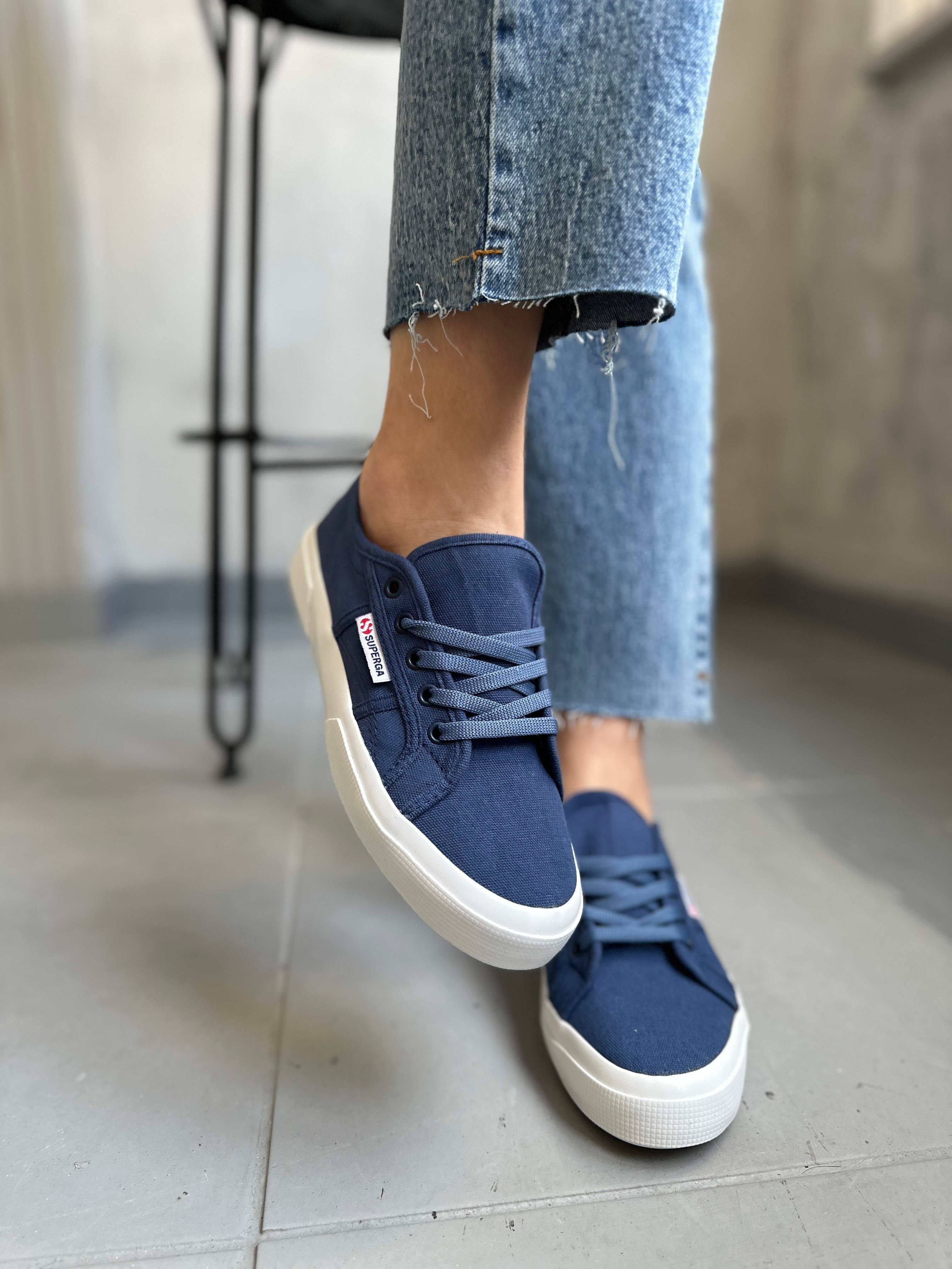 Lacivert superga