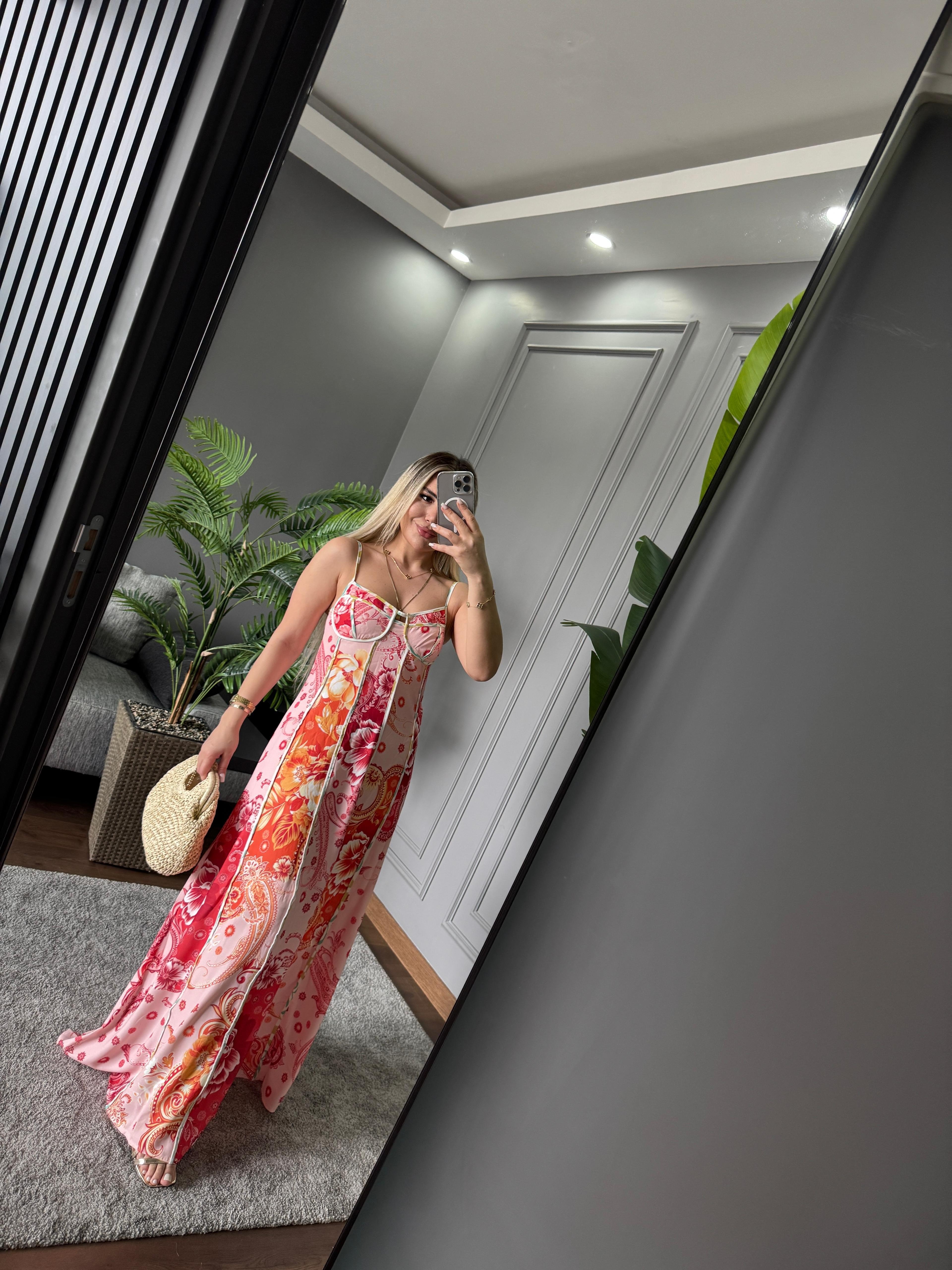 PEMBE UZUN ELBİSE