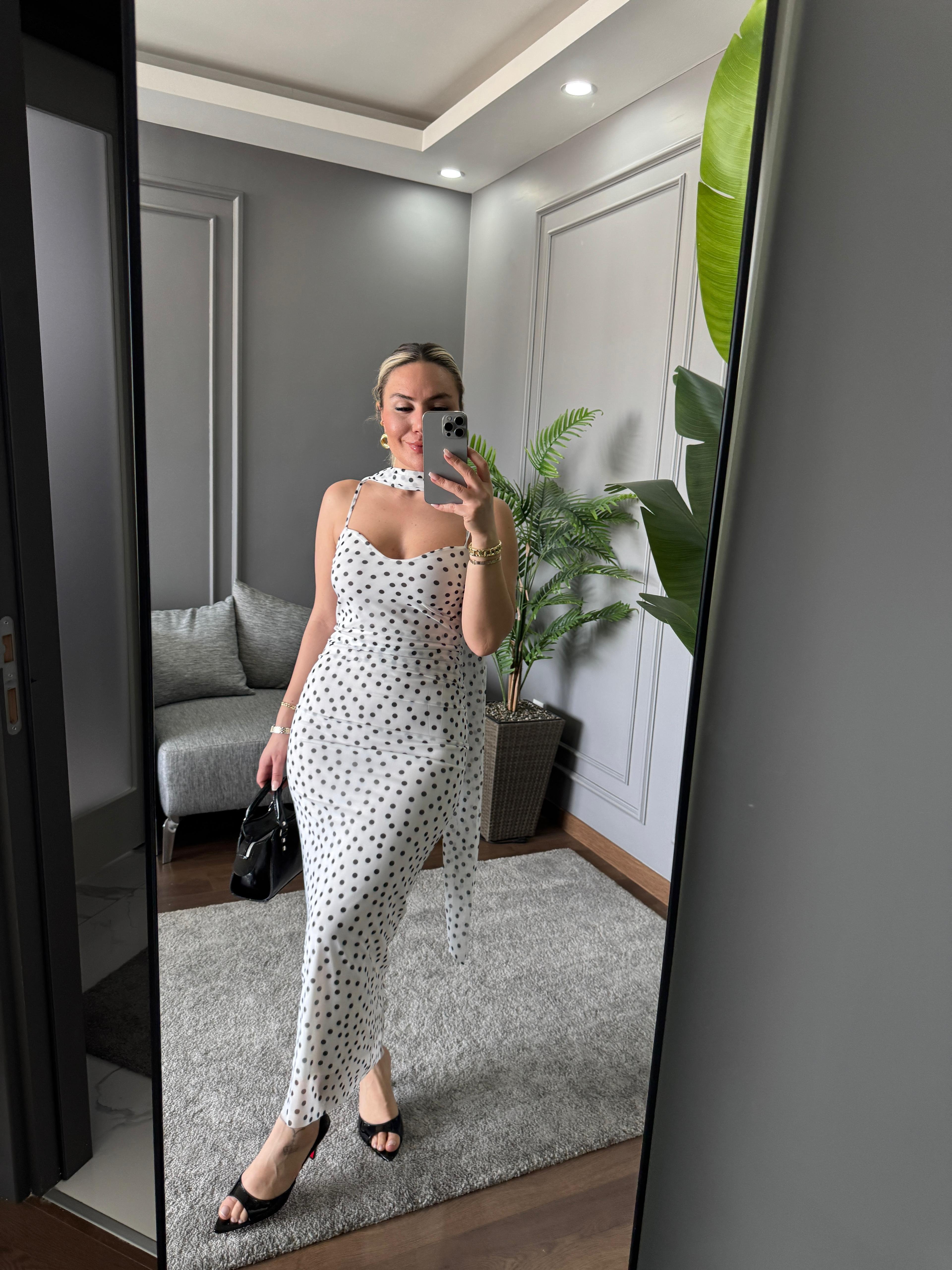 PUANTİYELİ ELBİSE