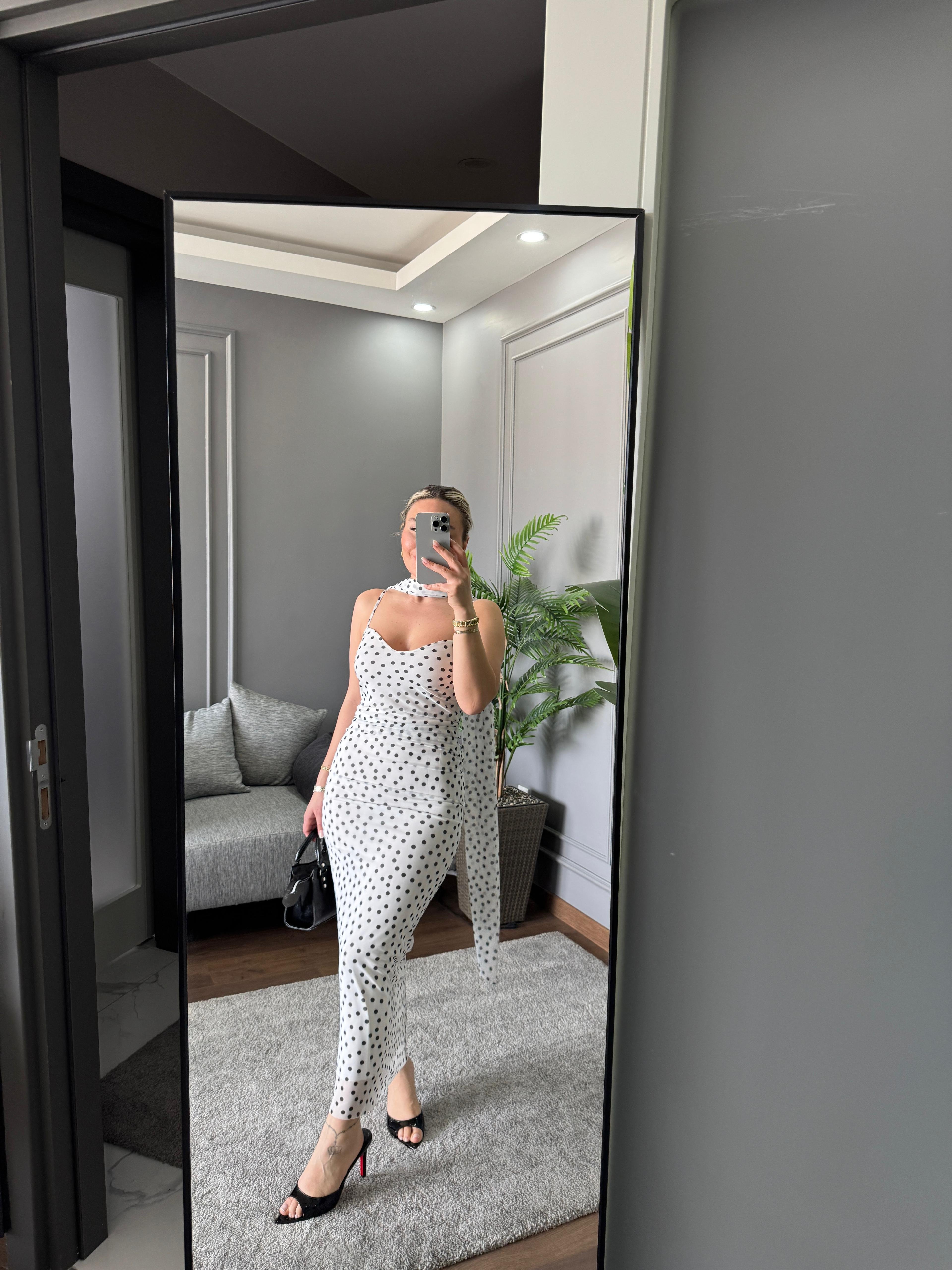 PUANTİYELİ ELBİSE