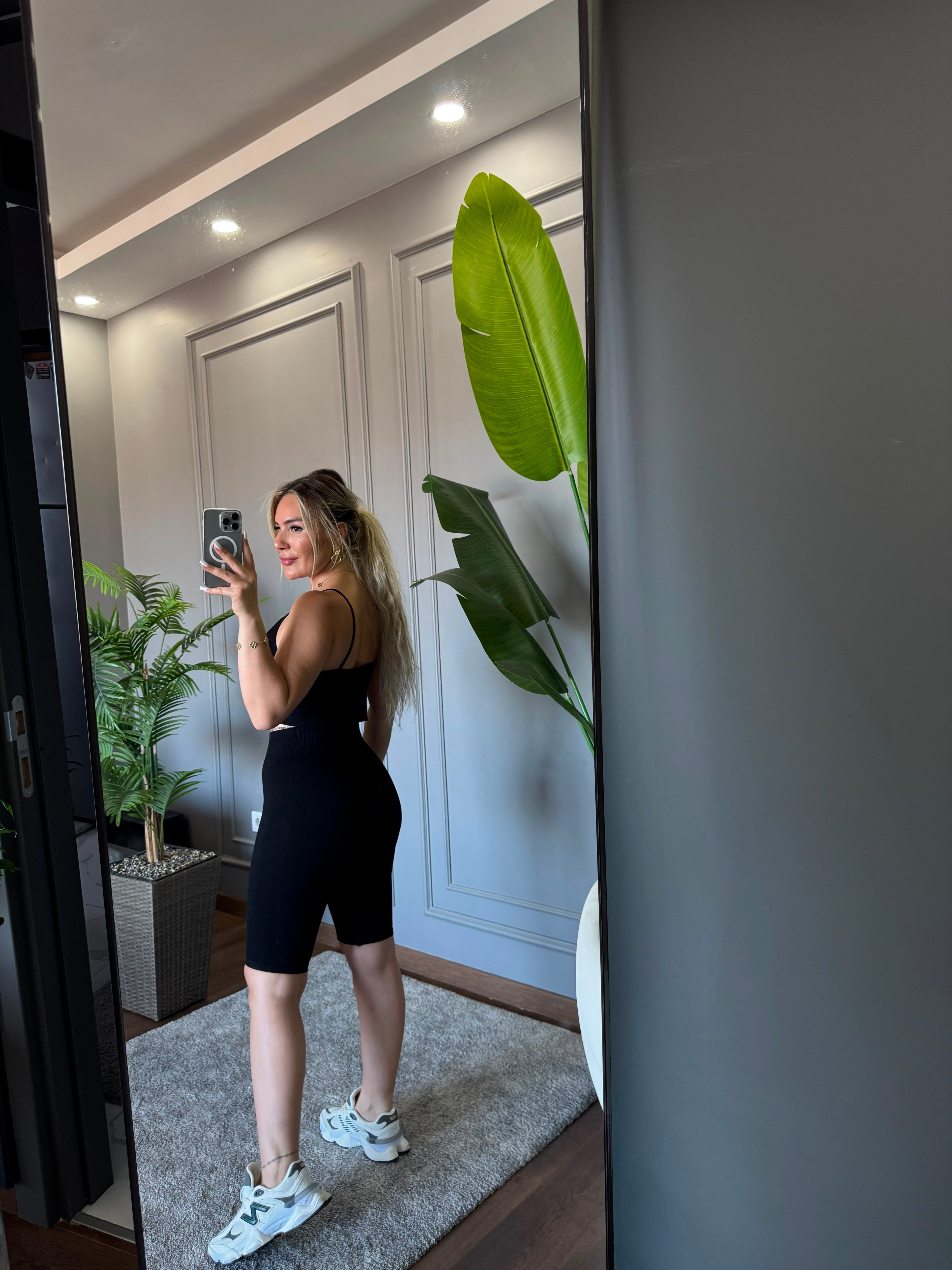 ŞORTLU KORSELİ TAKIM