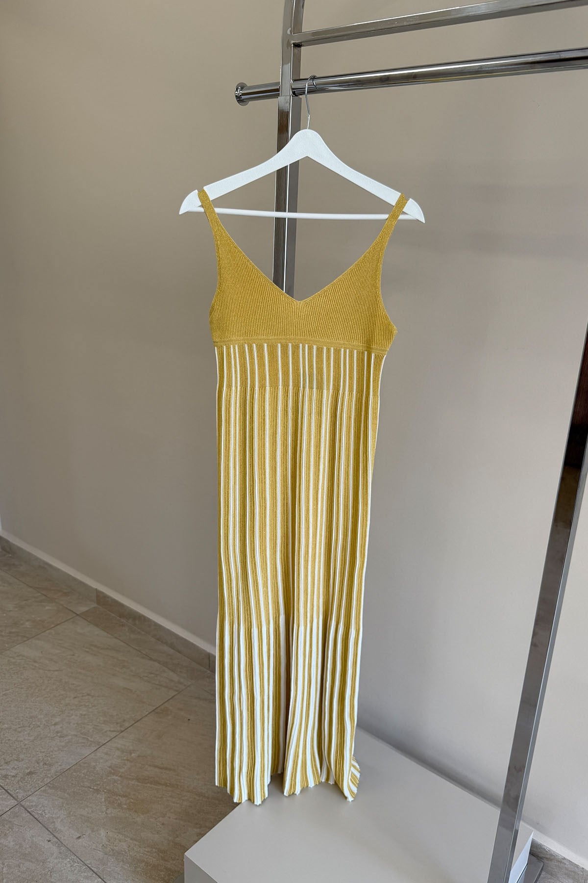 Gold Rengi Lame Kumaş Maxi Triko Elbise