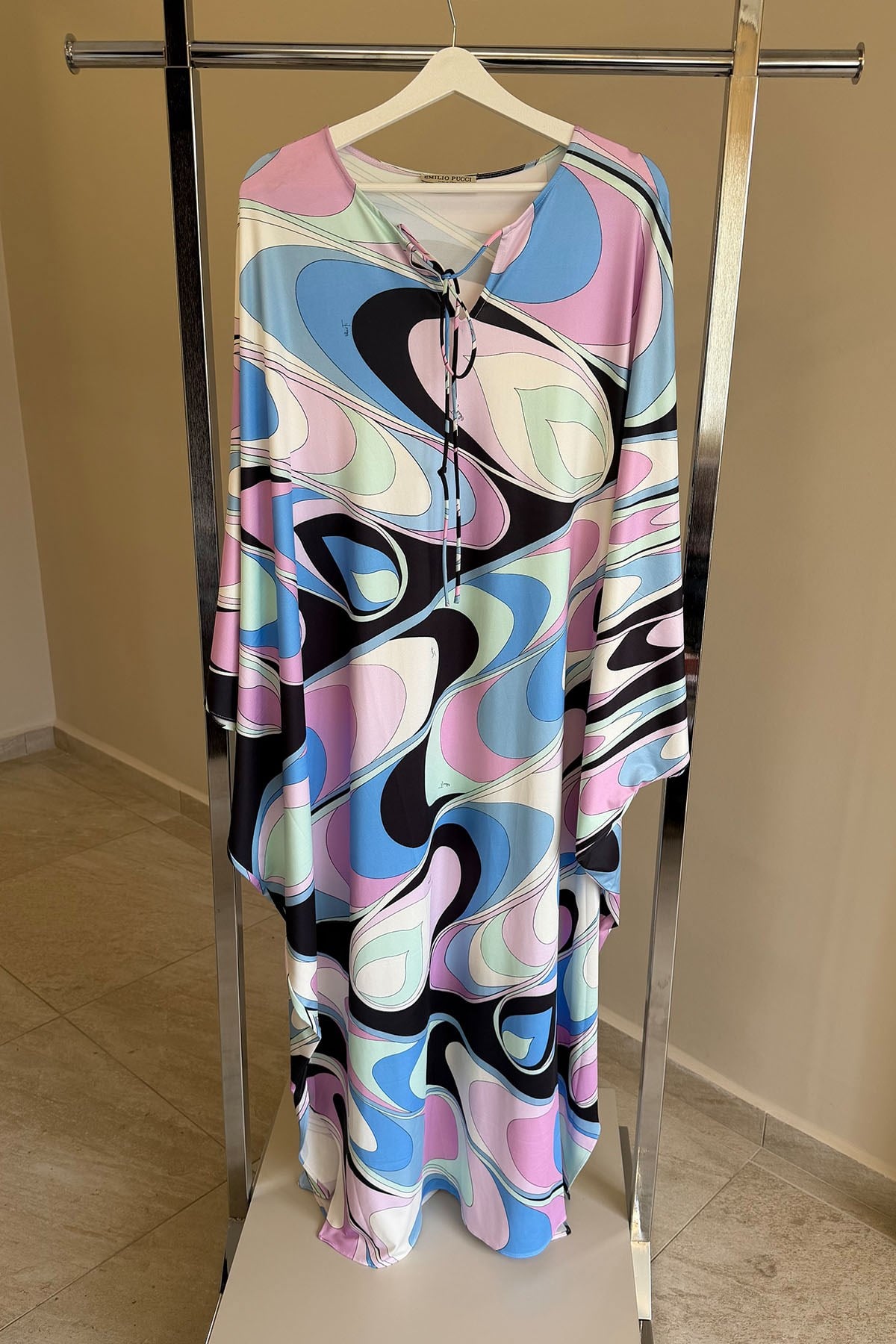 İkonik Basklı Dökümlü Kaftan