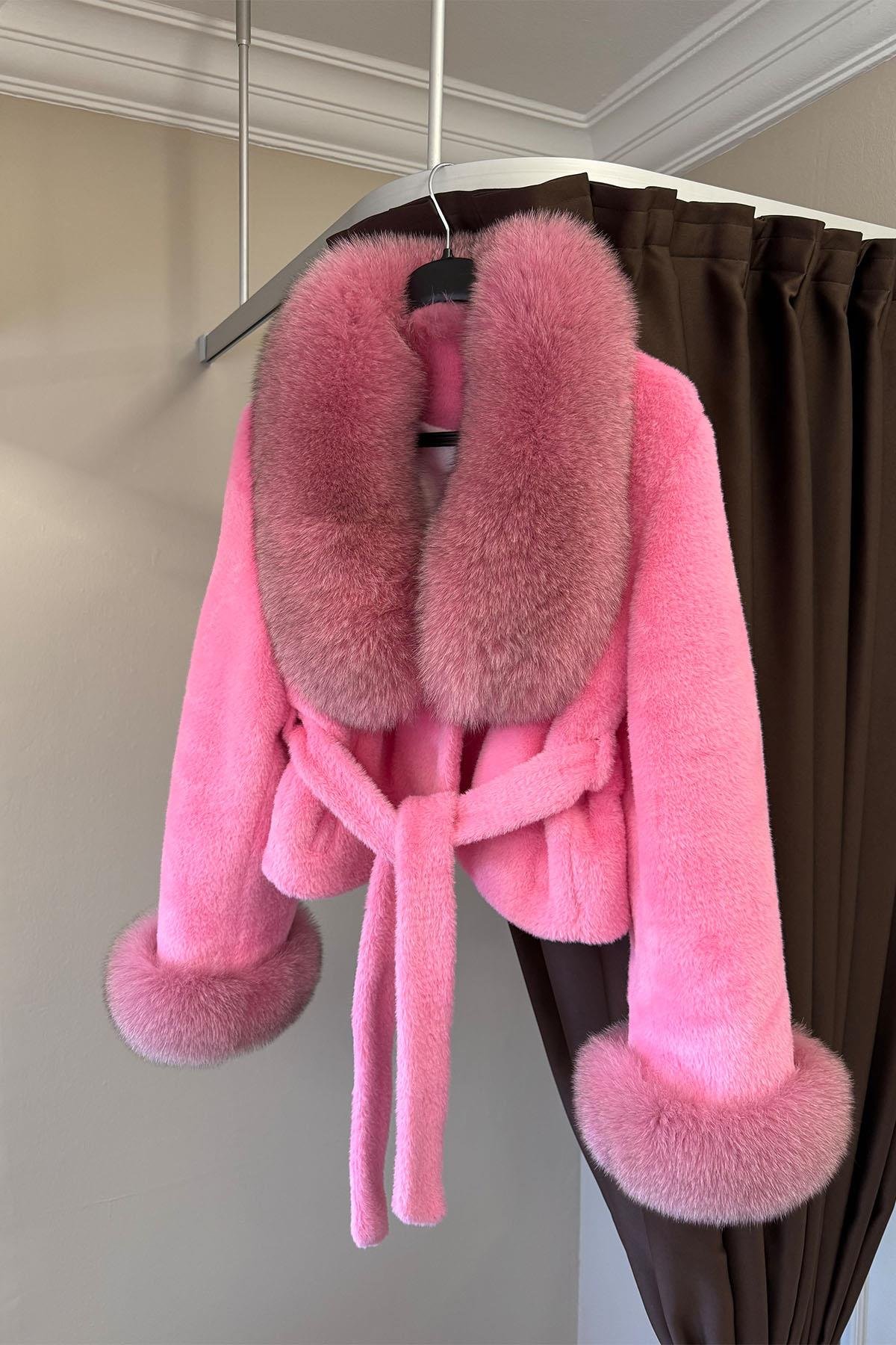 Pembe Kısa Alcantara