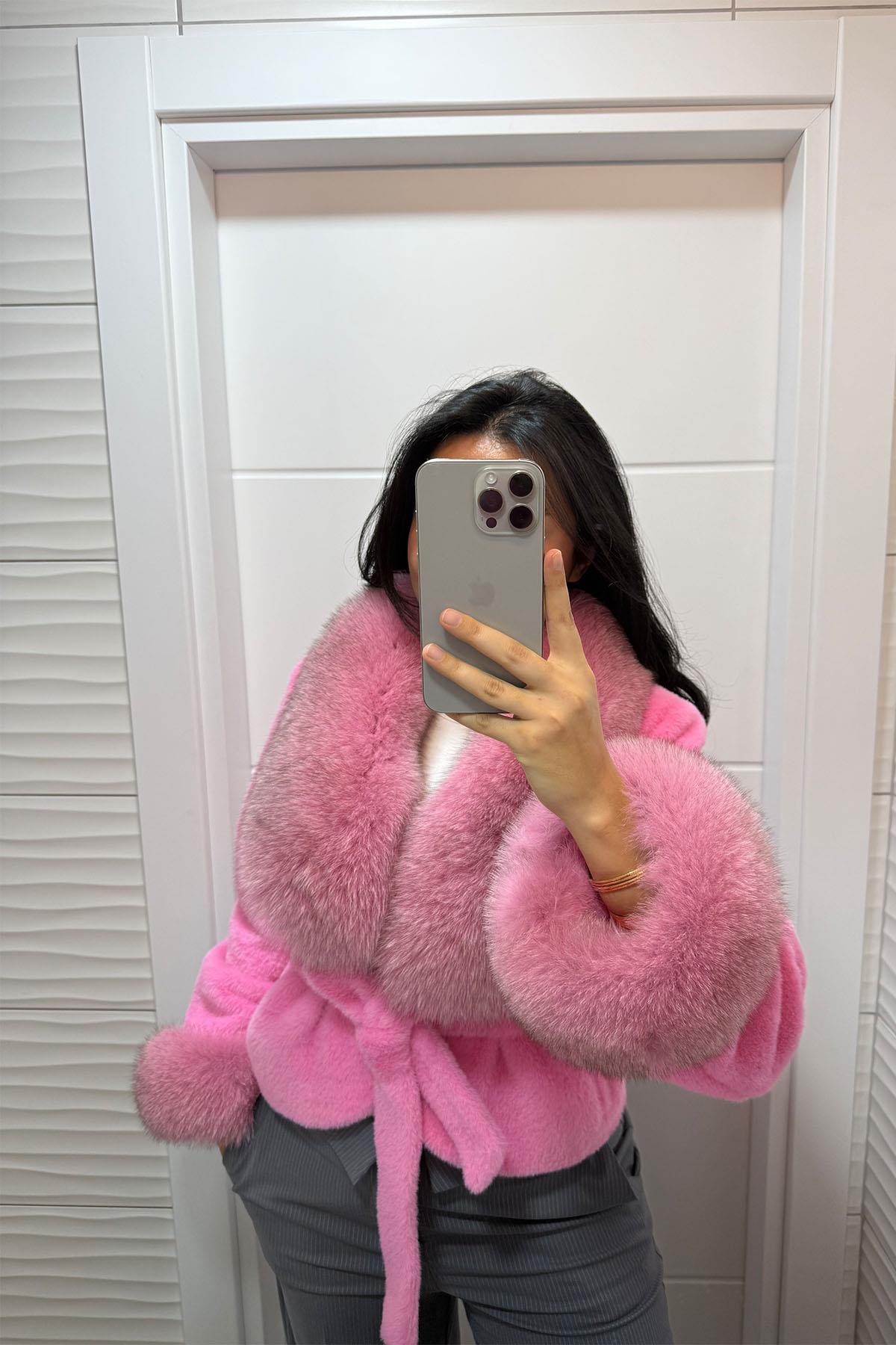 Pembe Kısa Alcantara