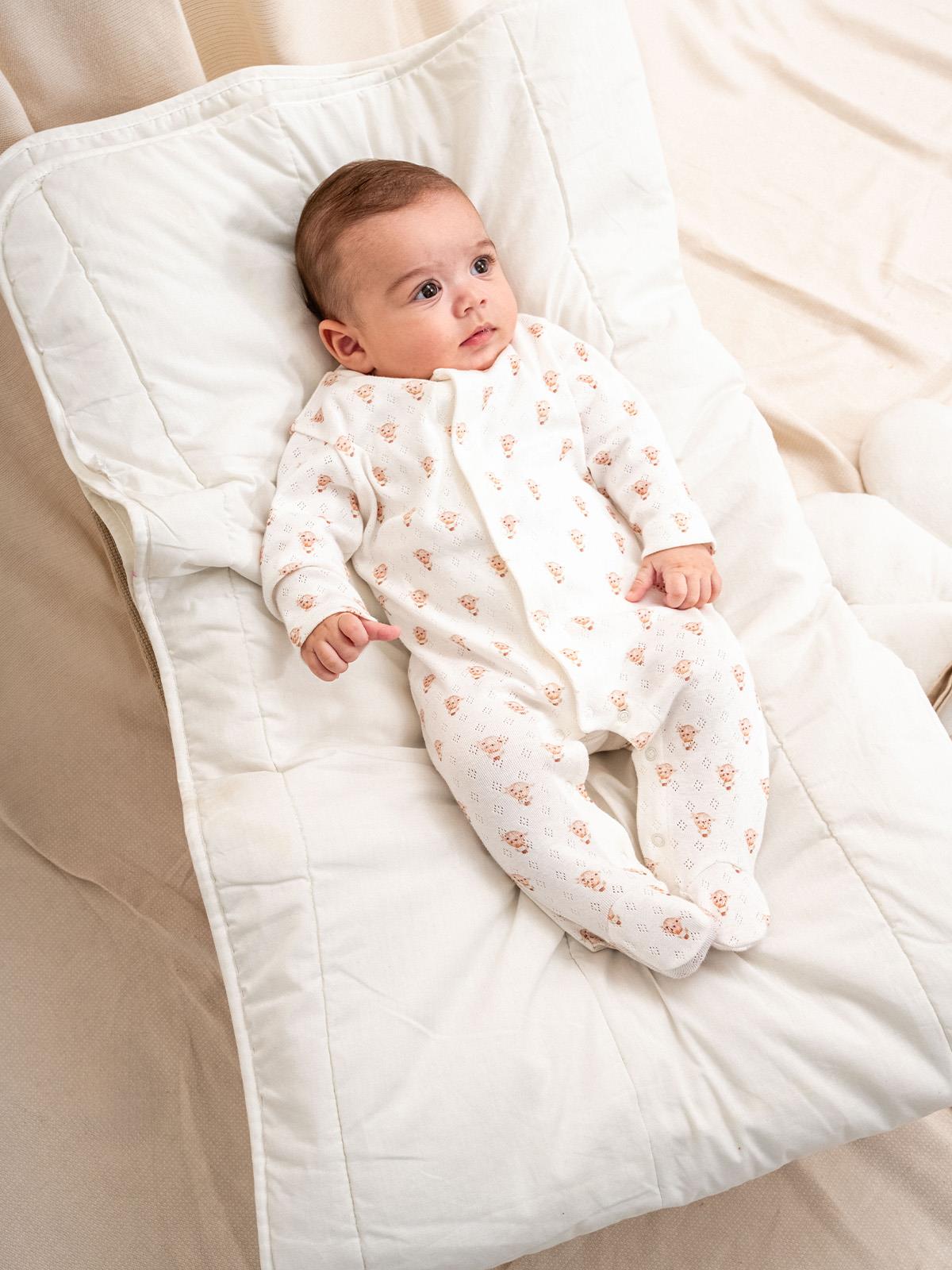 Jakarlı Baskılı Patikli Pamuklu Bebe Tulumu