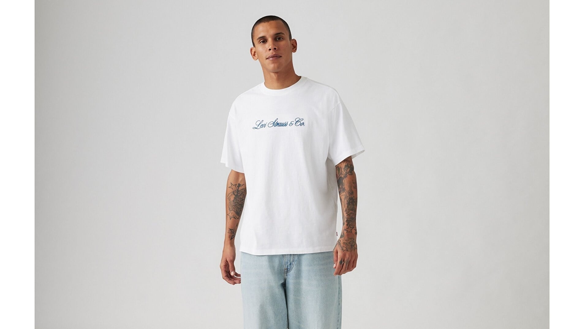 VINTAGE FIT GRAPHIC TEET LEVIS SCRIPTBEYAZ
