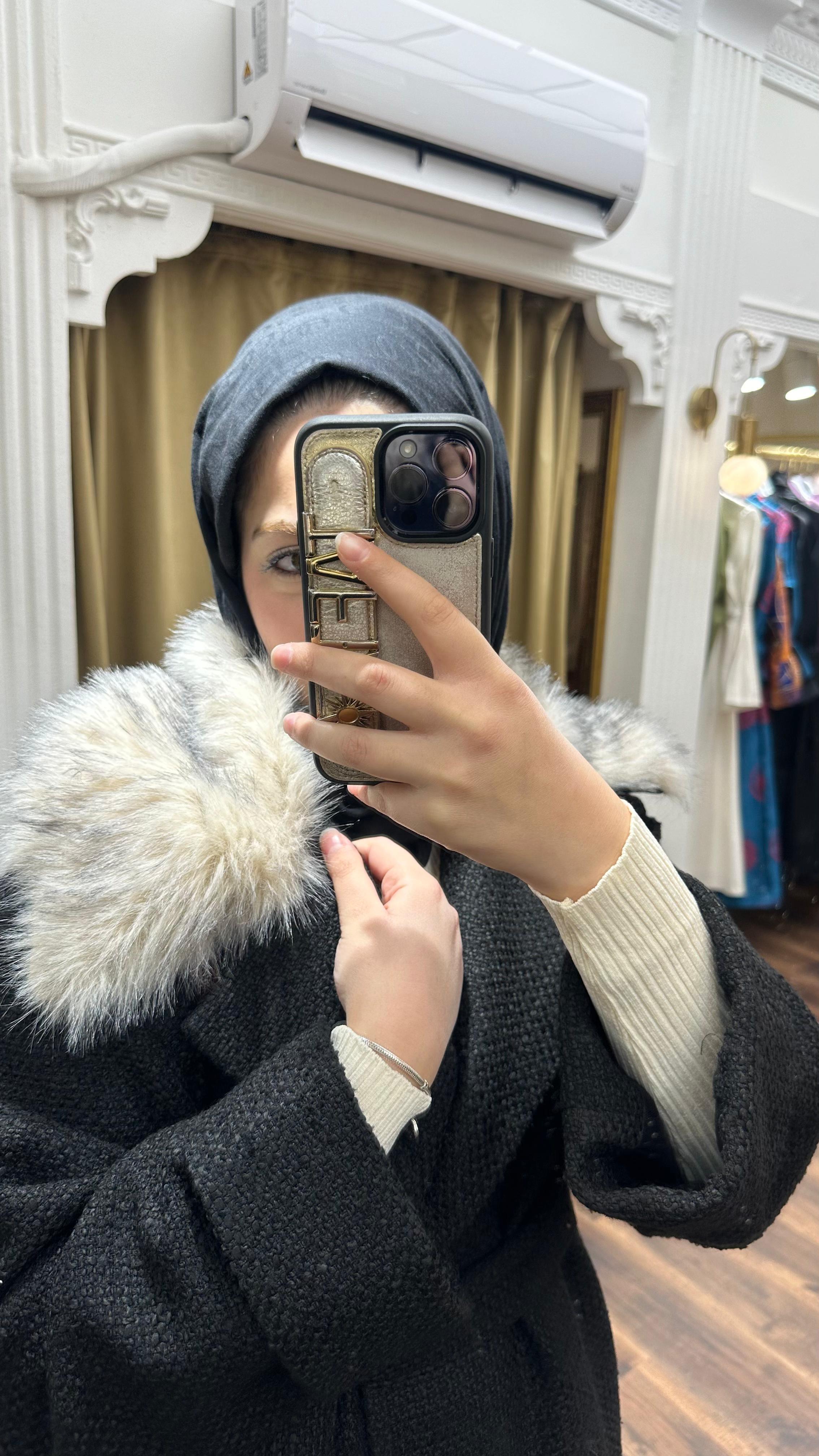 Black Kürklü Kaban