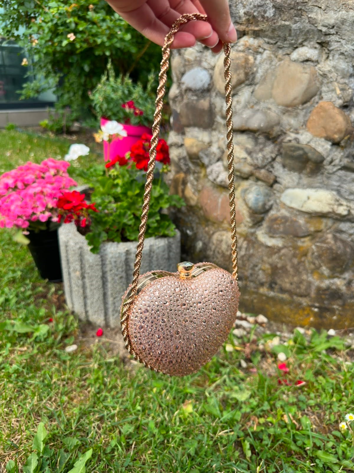 Kalpli Bronz Taşlı Çanta
